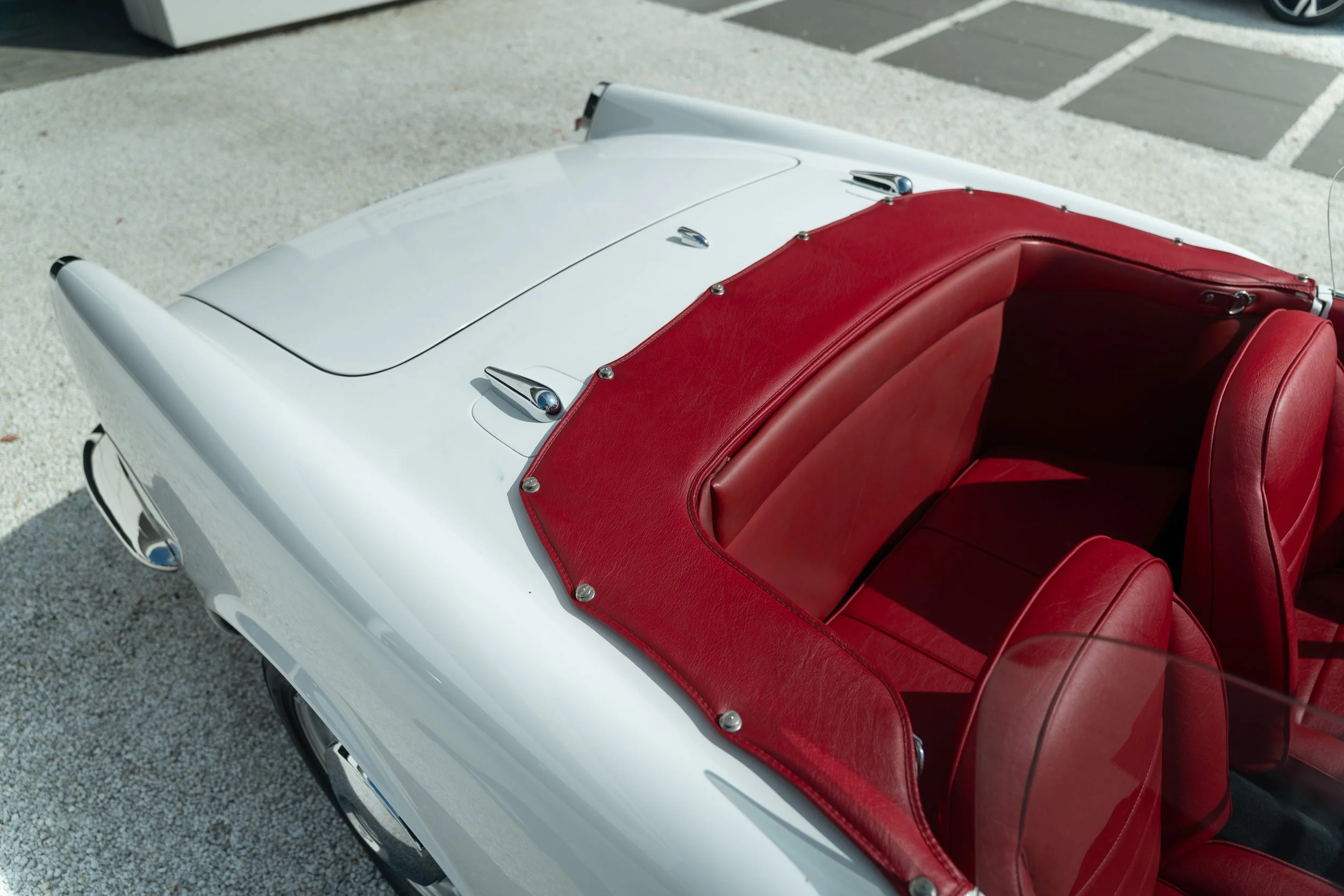 Alfa Romeo 2000 Spider (39).jpg