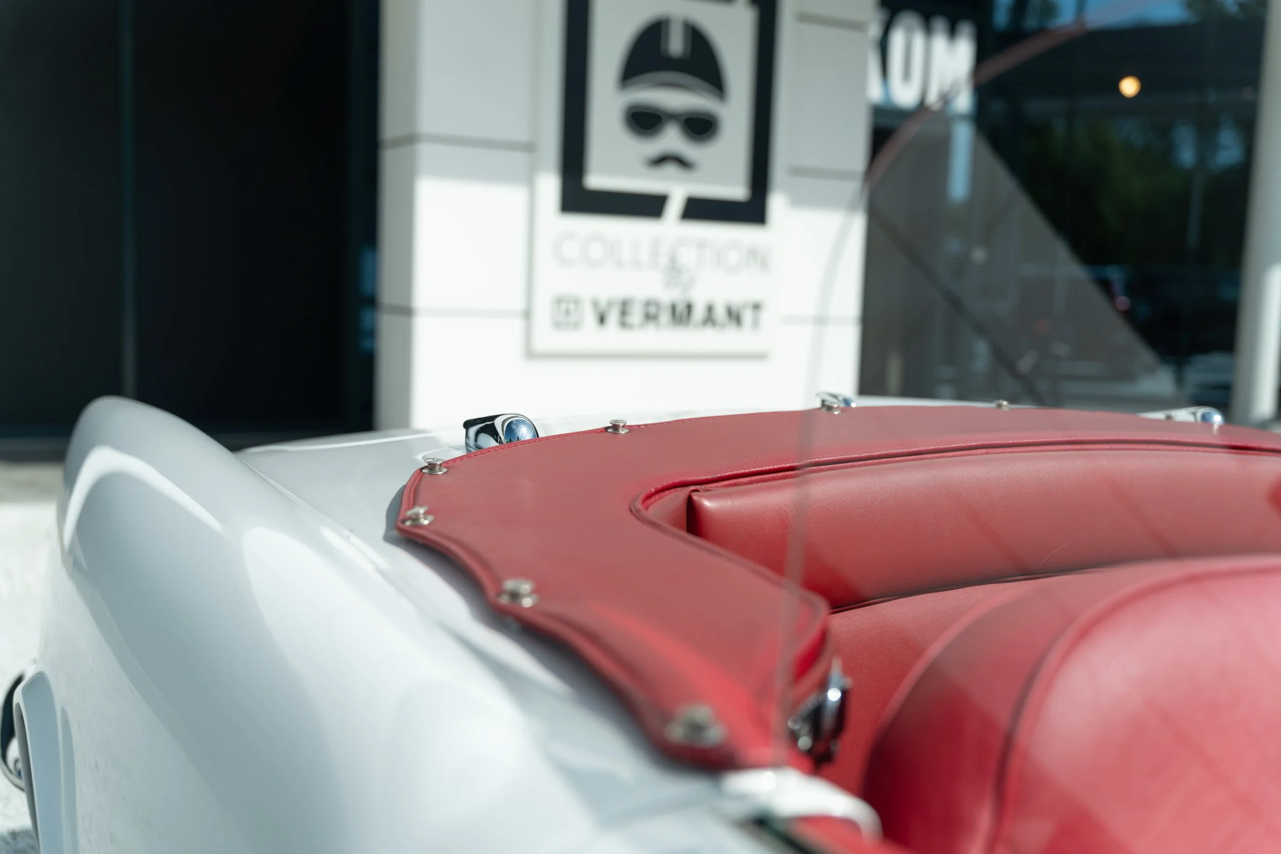 Alfa Romeo 2000 Spider (50).jpg