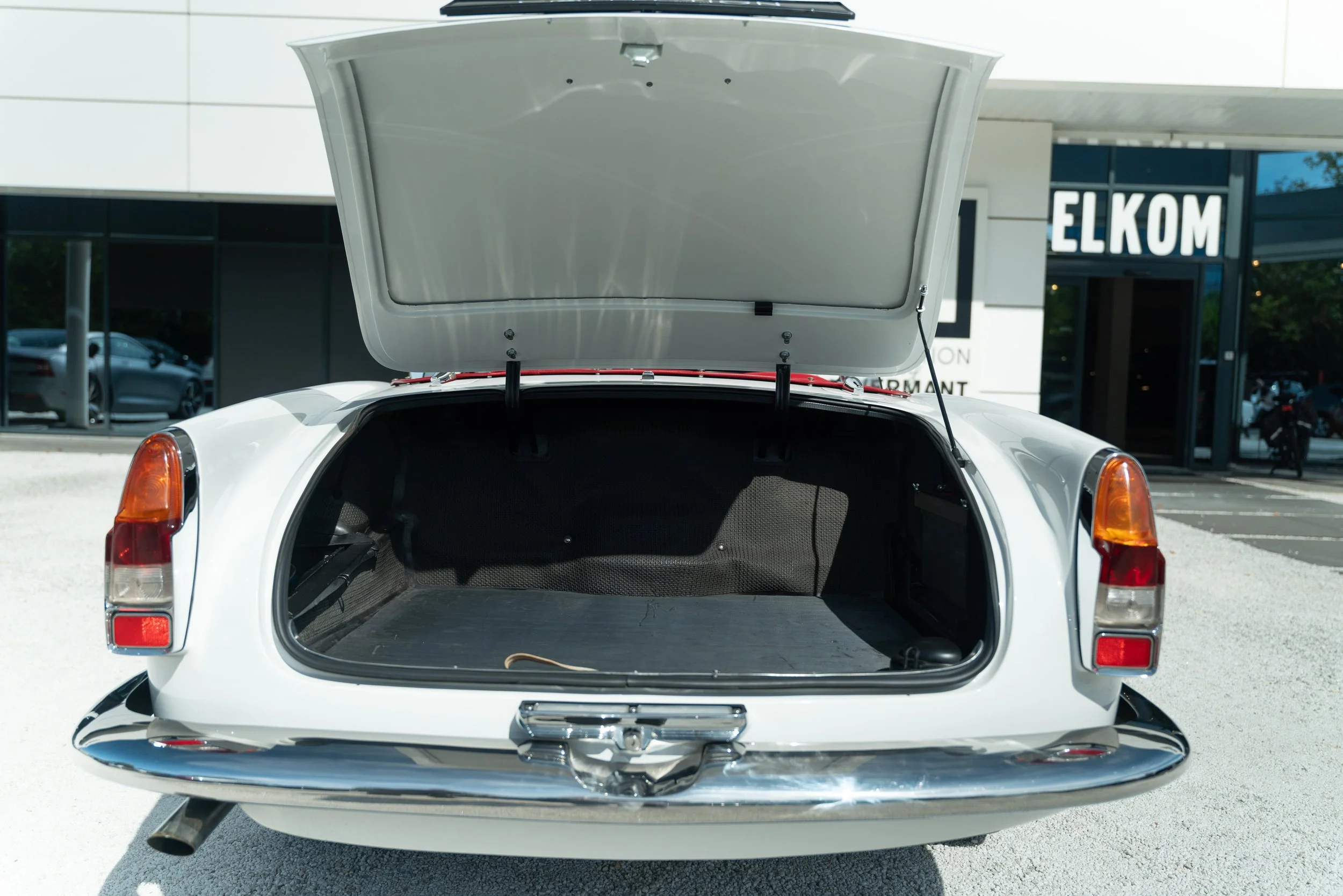 Alfa Romeo 2000 Spider (71).jpg