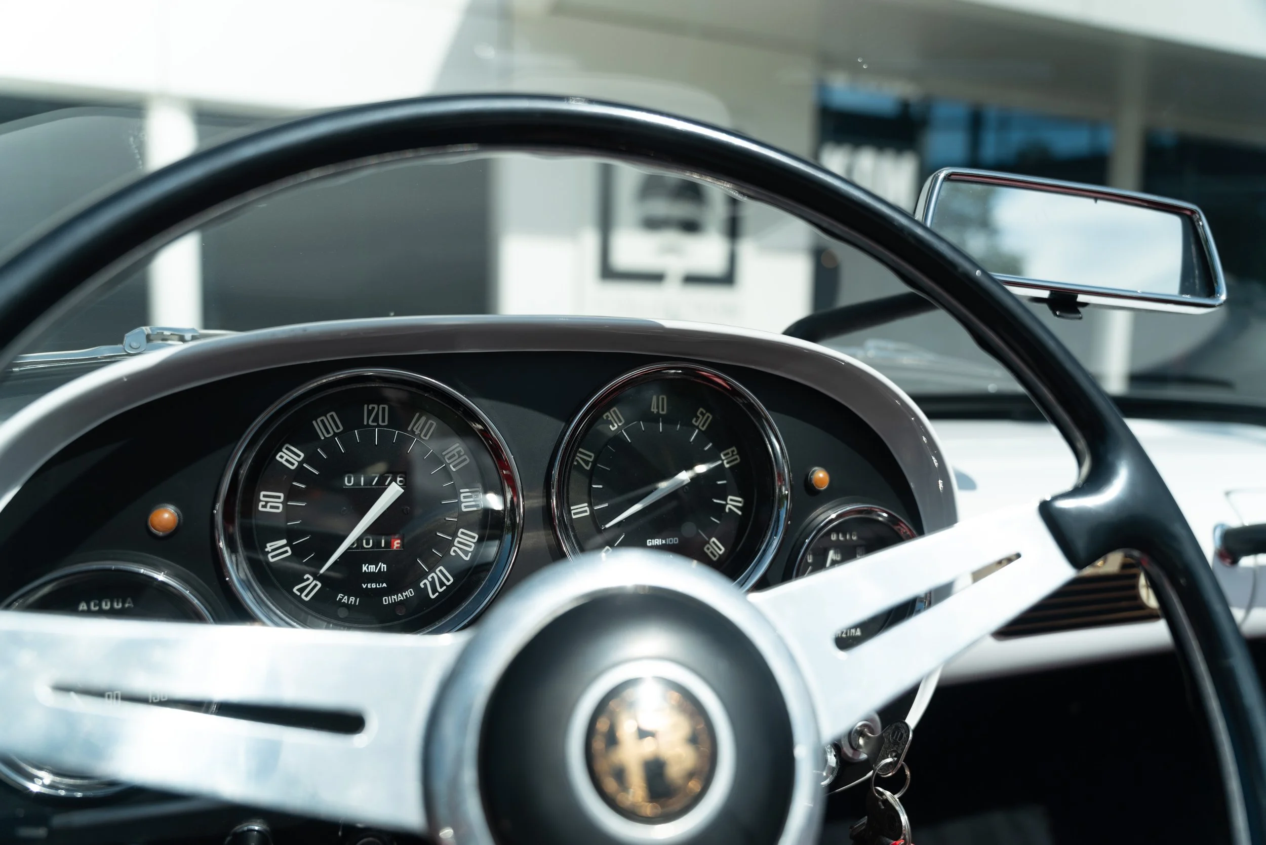 Alfa Romeo 2000 Spider (59).jpg