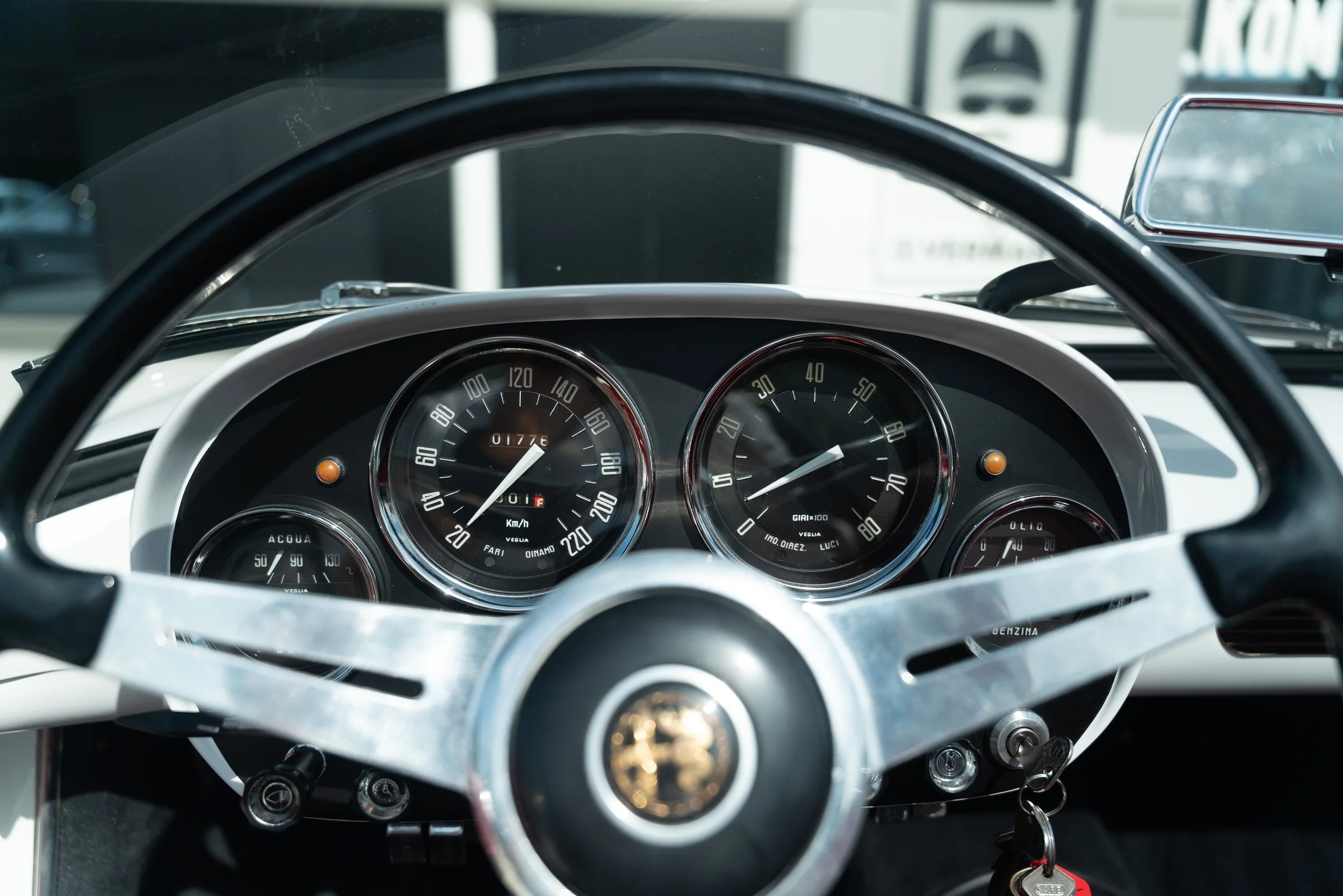 Alfa Romeo 2000 Spider (60).jpg