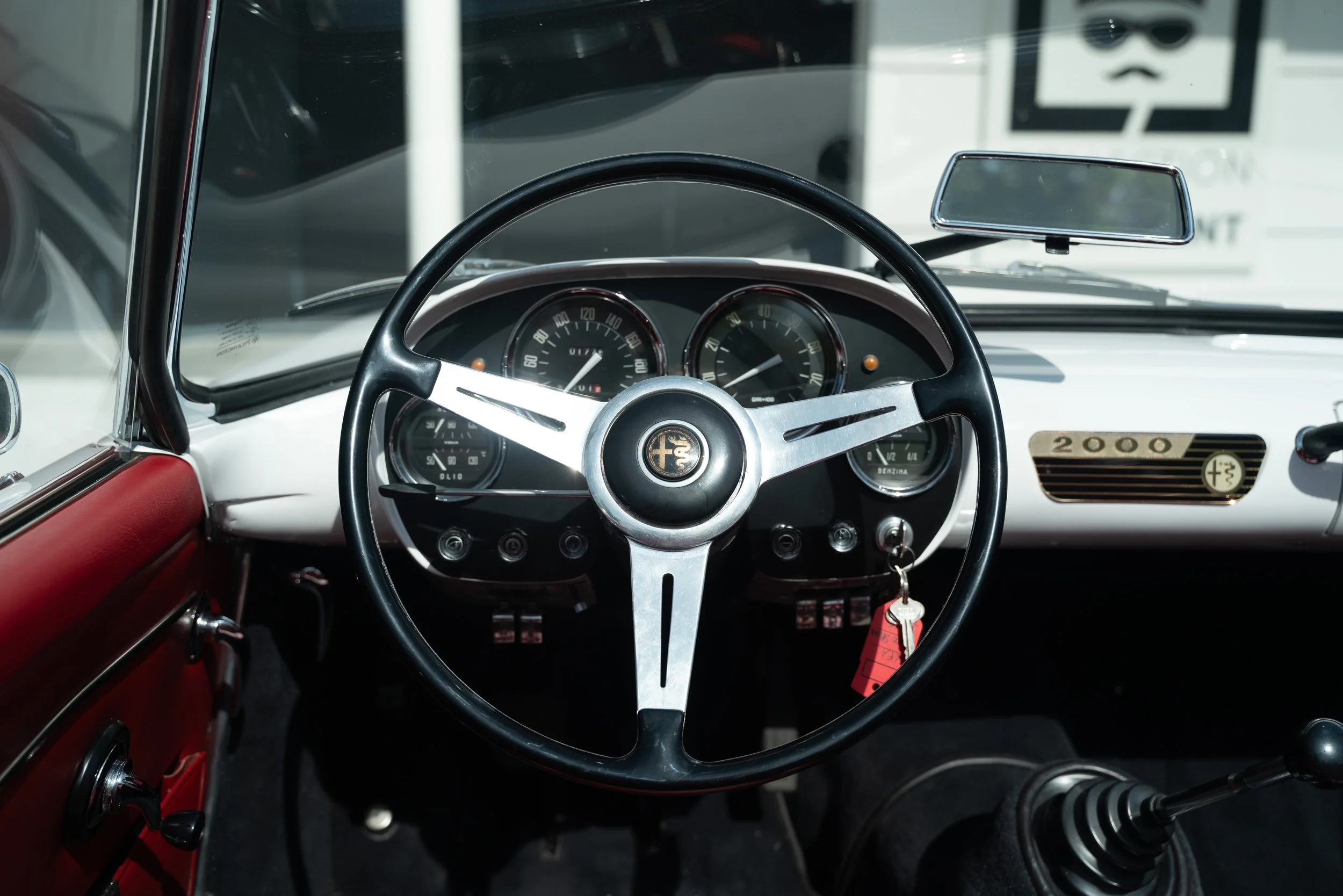 Alfa Romeo 2000 Spider (68).jpg