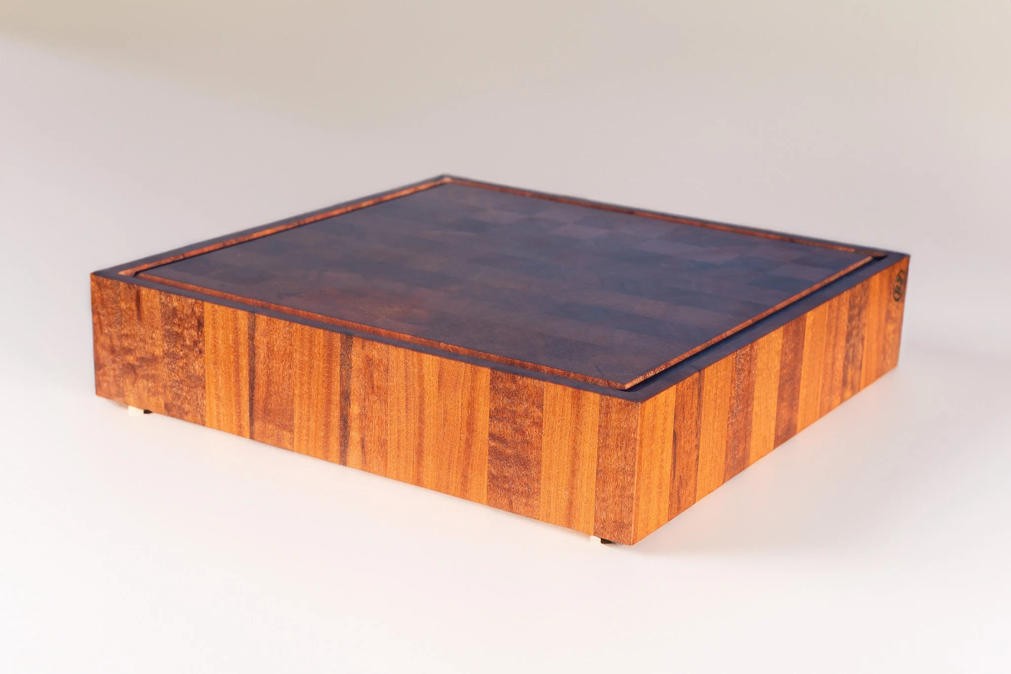 black-walnut-19-x-19-x-4-butcher-block-paramount-wood-co