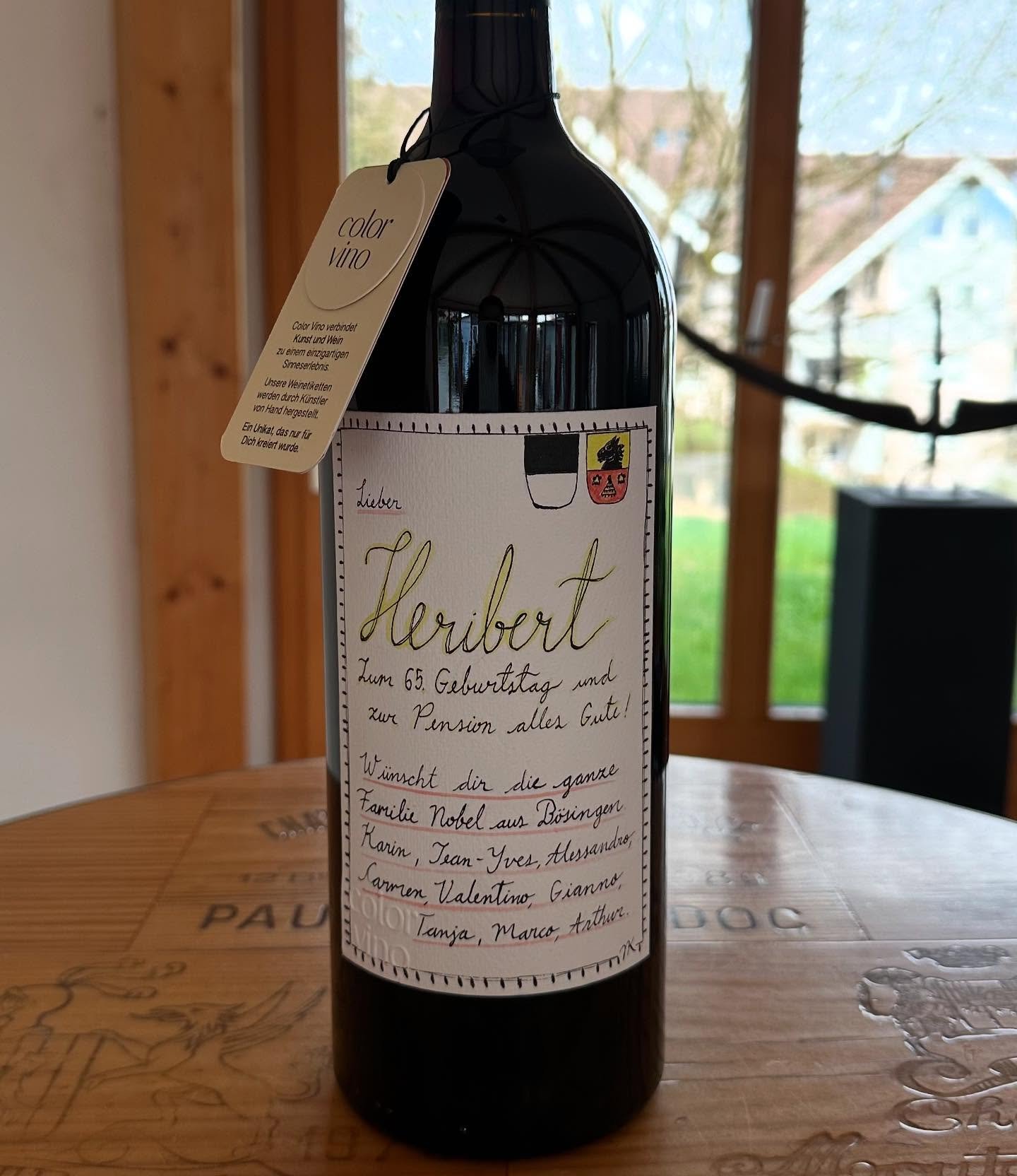Ein neuer Abschnitt beginnt &ndash; Ein Tag zum Anstossen, auf das Vergangene und das, was kommt. 🍾

Alles Gute zum Geburtstag &amp; zur Pensionierung! 🥳🪩🎉

Bestelle das perfekte Geschenk f&uuml;r Deine Liebsten hier: colorvino.ch/bestellen 

#ge