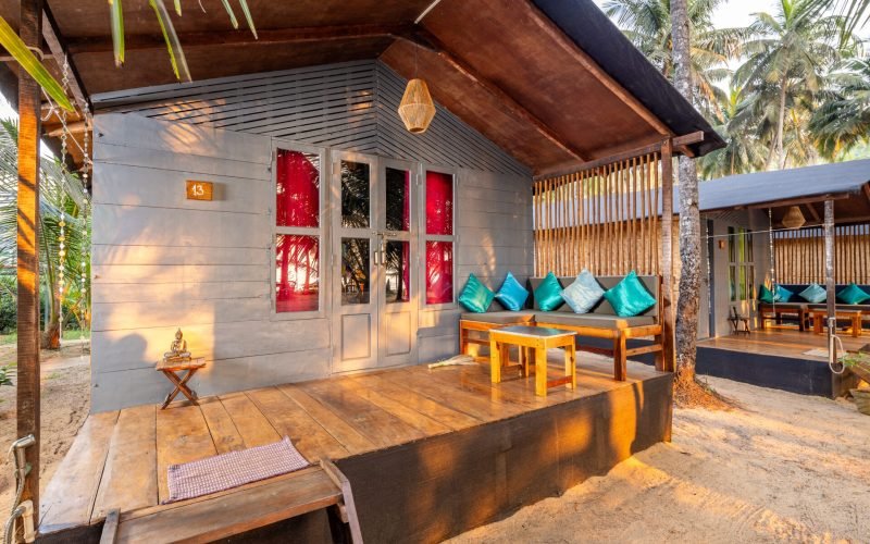 OCEAN SUNSET HUT