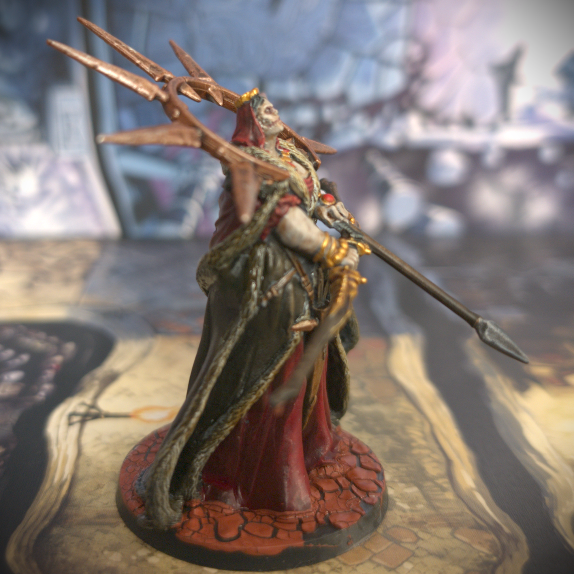 Massive Darkness 2: Hellscape Ytheria, Undead Queen side view