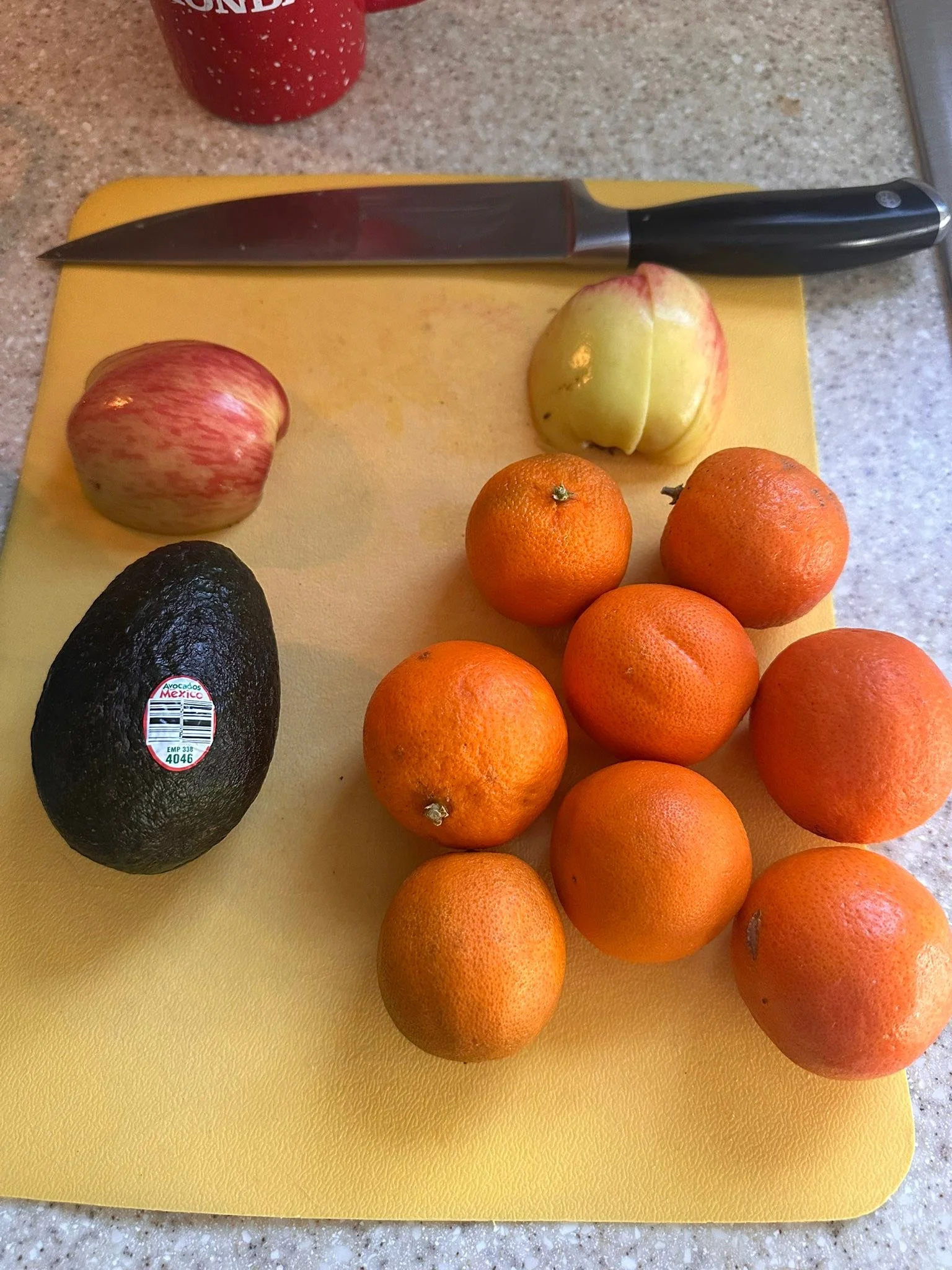 Happy Smoothie Morning!  Avocado 🥑, ambrosia apple 🍎, oranges 🍊, mango 🥭, black cherries 🍒, freshly squeezed orange juice, coconut milk, apple juice.