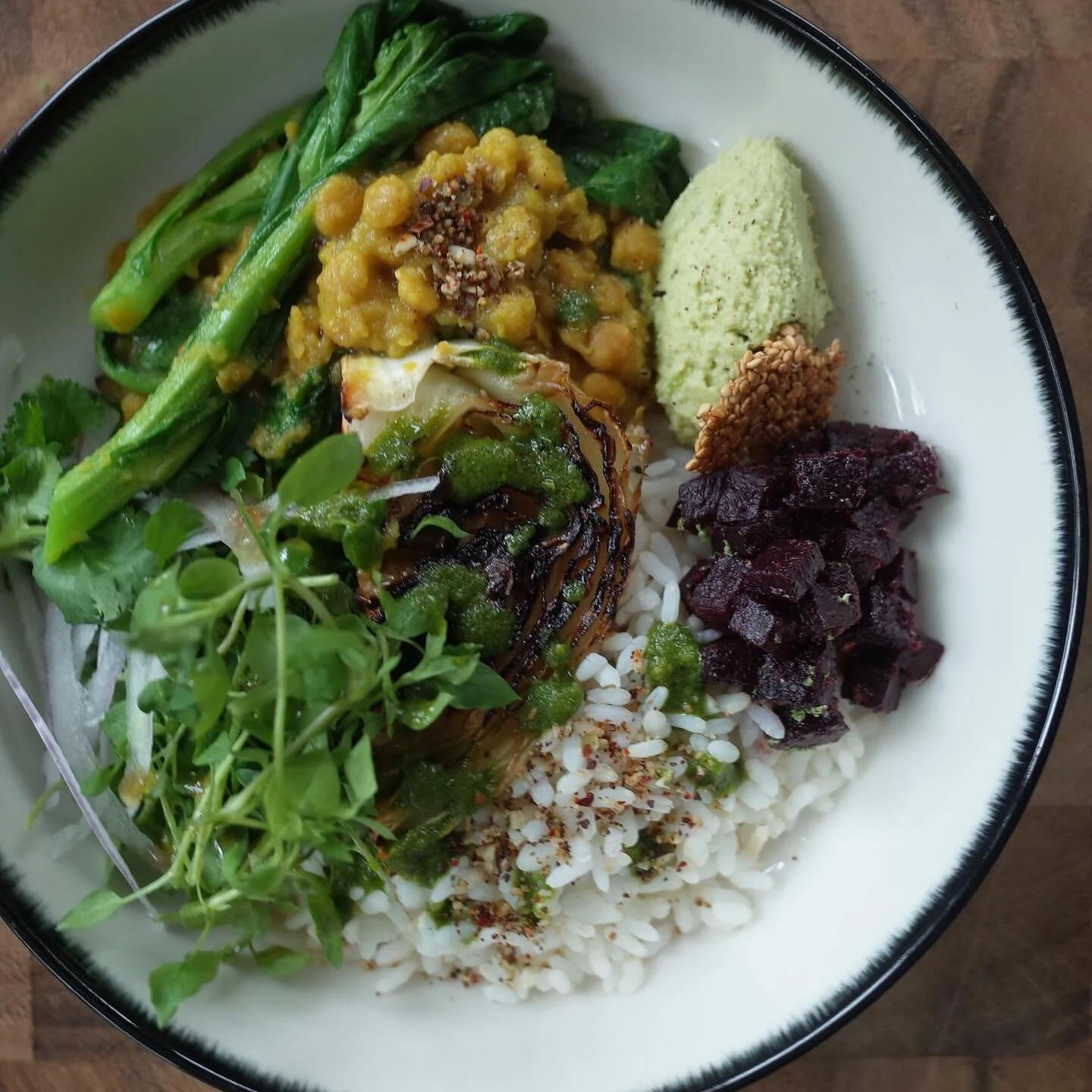 We have a biological clock in all of our cells that mirror the cycles happening outside of us in nature. 
&nbsp;
Our lifestyle &amp; eating habits should cycle too. 
&nbsp;
Adopting a diet of local foods that naturally grow around us is a beautiful o