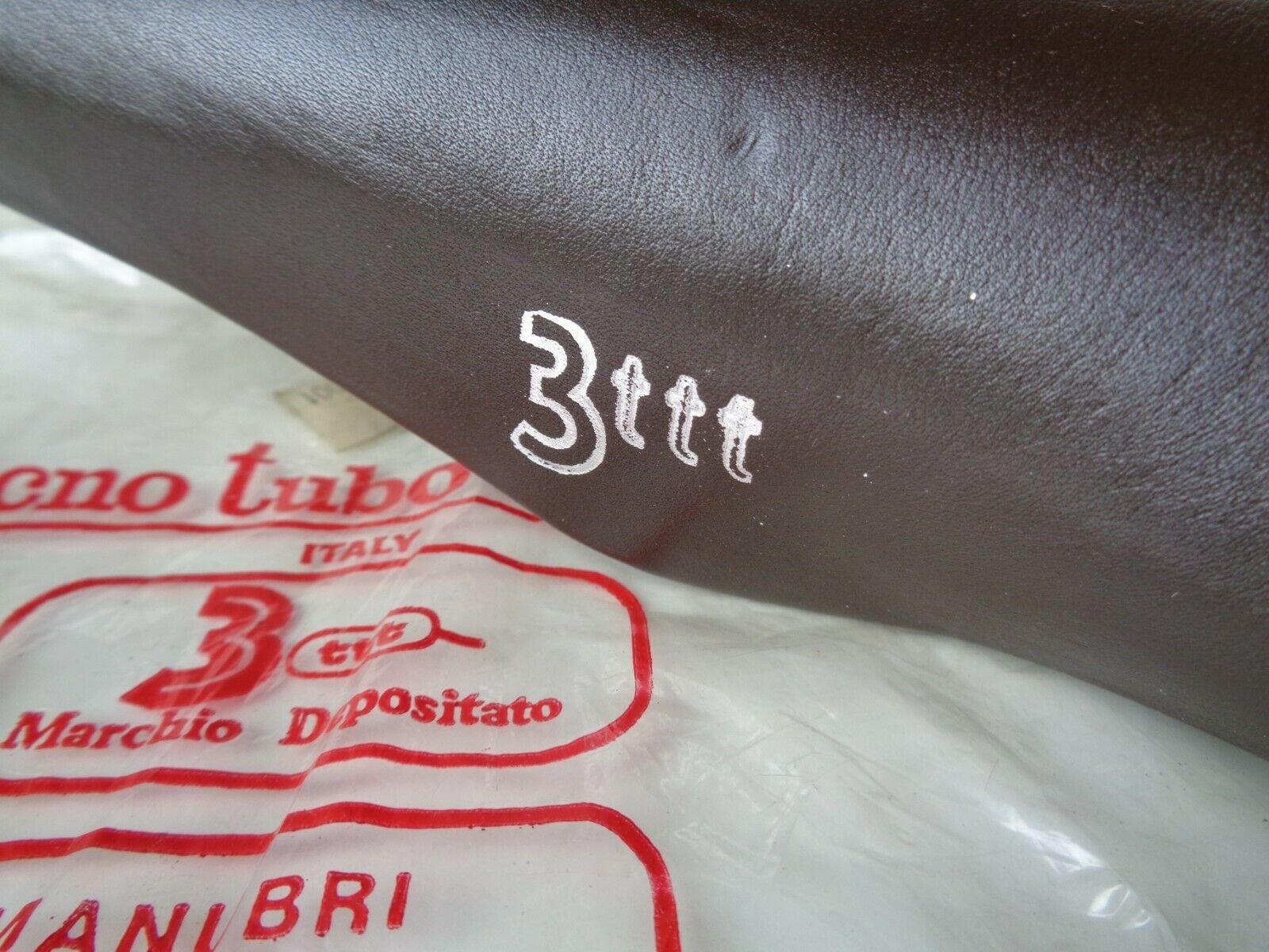 3ttt BROWN SADDLE2.jpg