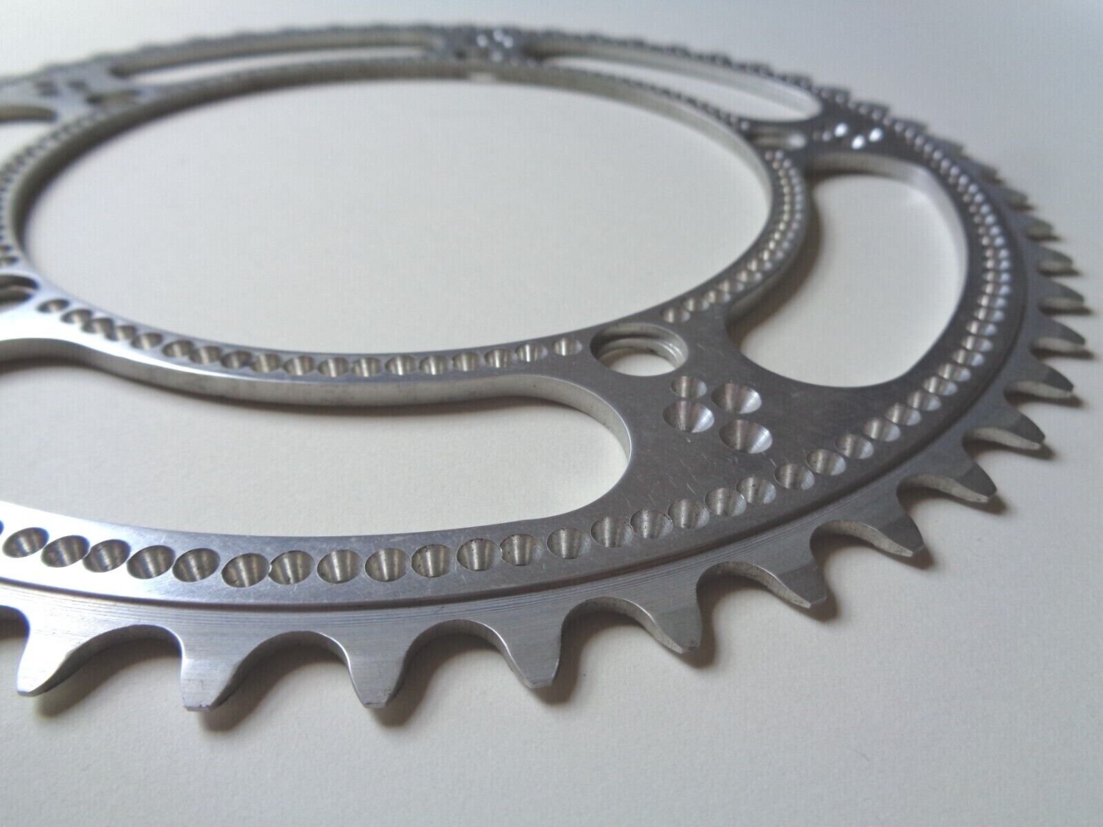 CLUB LOGO ALES DRILLIUM CHAINRING-4.jpg