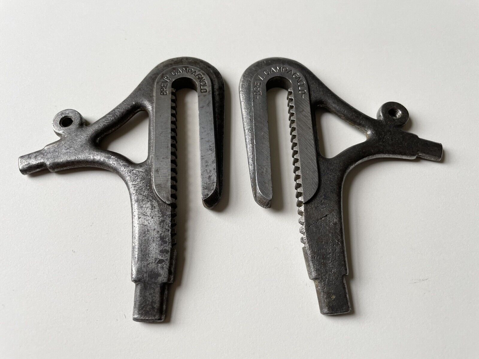 NOS CAMPAGNOLO CAMBIO CORSA DROPOUTS7.jpg