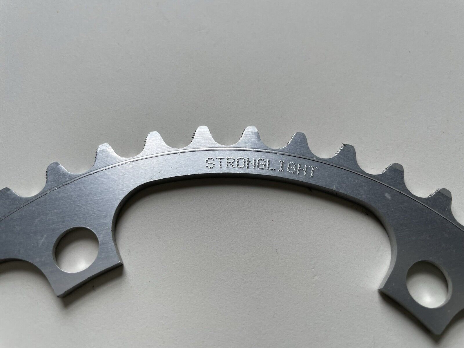 STRONGLIGHT (CAMPAGNOLO FIT 135BCD 44T CHAINRING2.jpeg