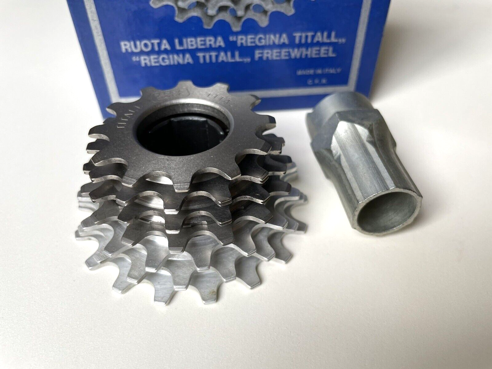 NOS REGINA TITALL Titanium 12-18 cogs 7 Speed freewheel cassette3.jpg