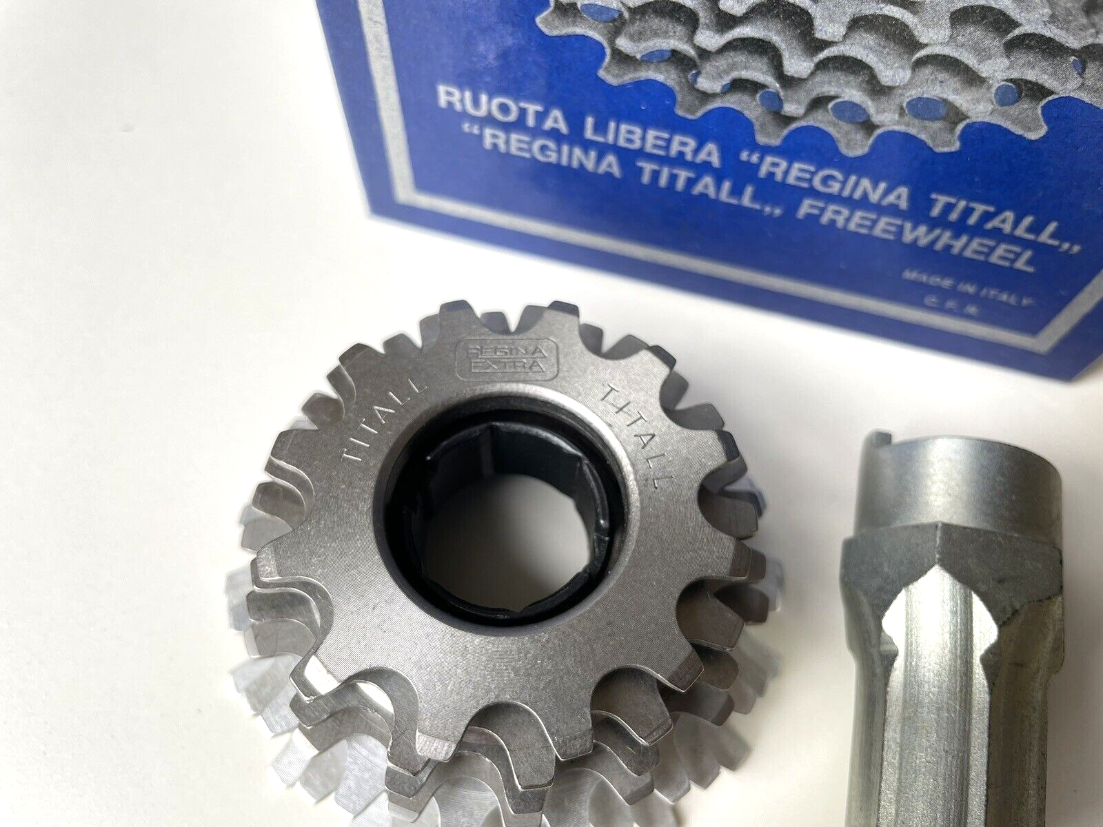 NOS REGINA TITALL Titanium 12-18 cogs 7 Speed freewheel cassette2.jpg
