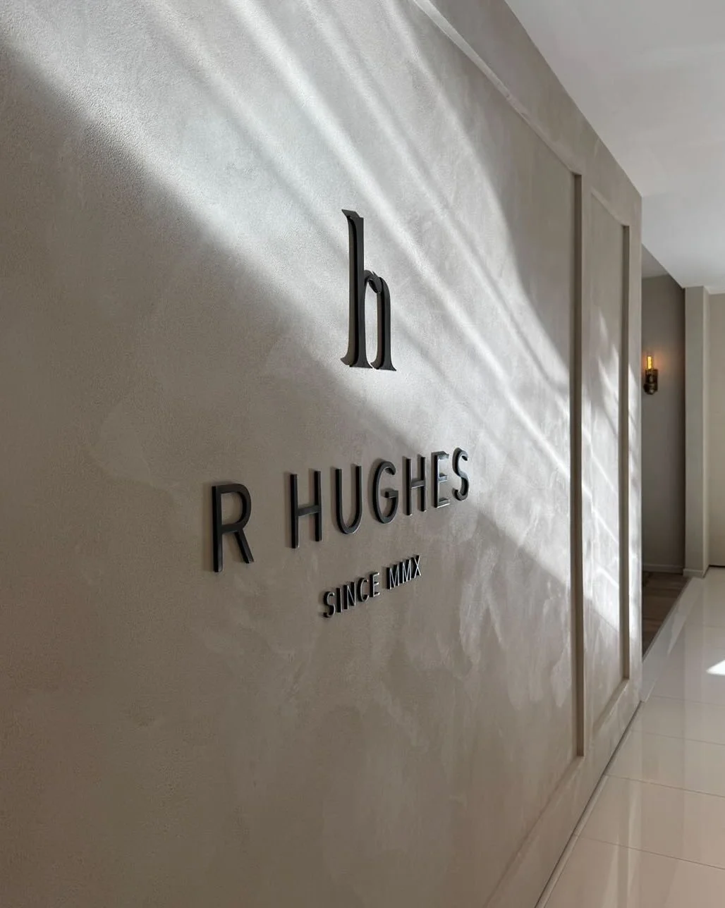 Showroom Business Sign
