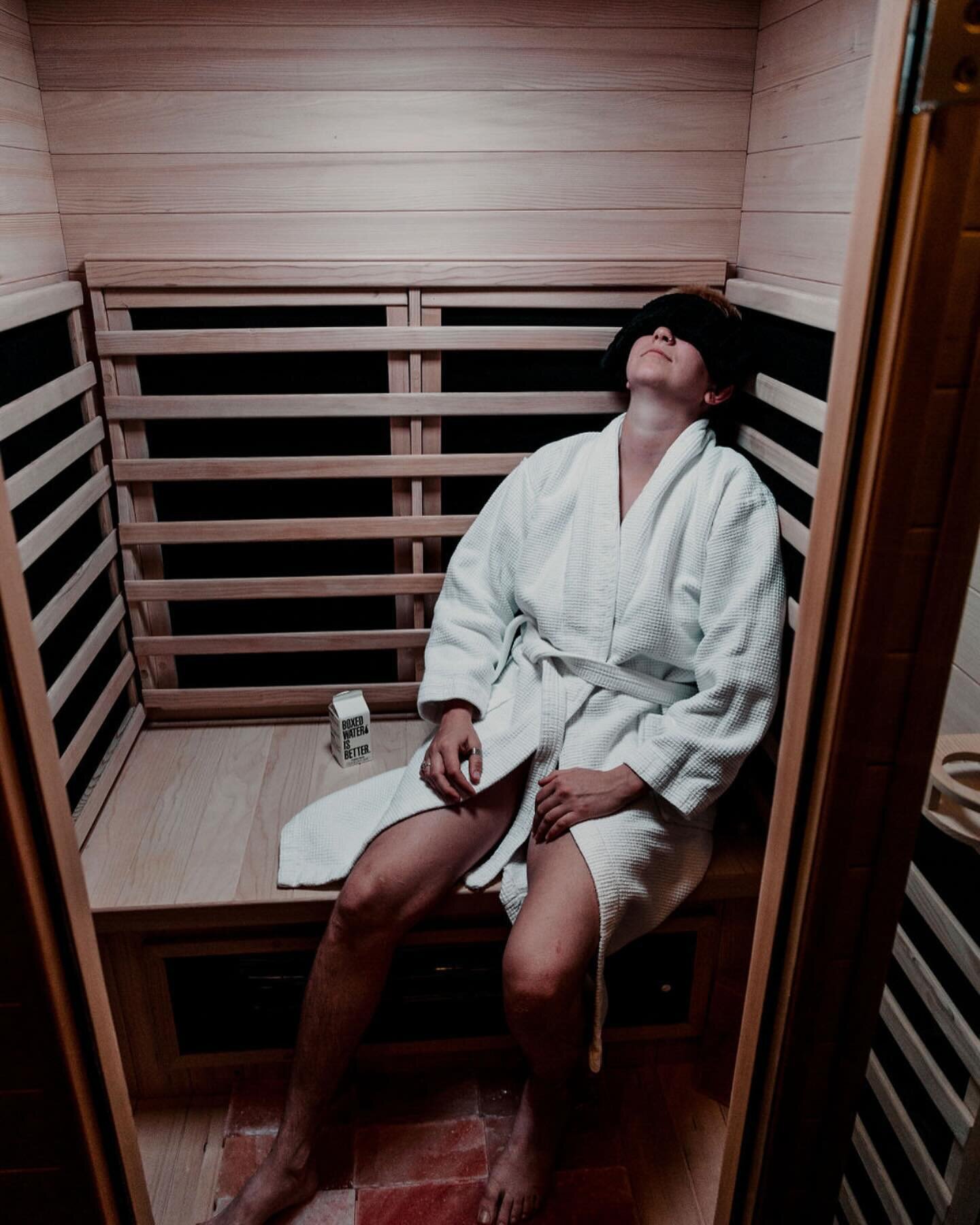 The vibessssss. 

🔥Okay so, yeah&hellip; 
Savannah is going to get really freaking hot soon. 

🔥However, the heat you experience from an Infrared Sauna is a dry heat that heats your body and muscles DIRECTLY. Reducing tension and soreness. 

🔥Don&