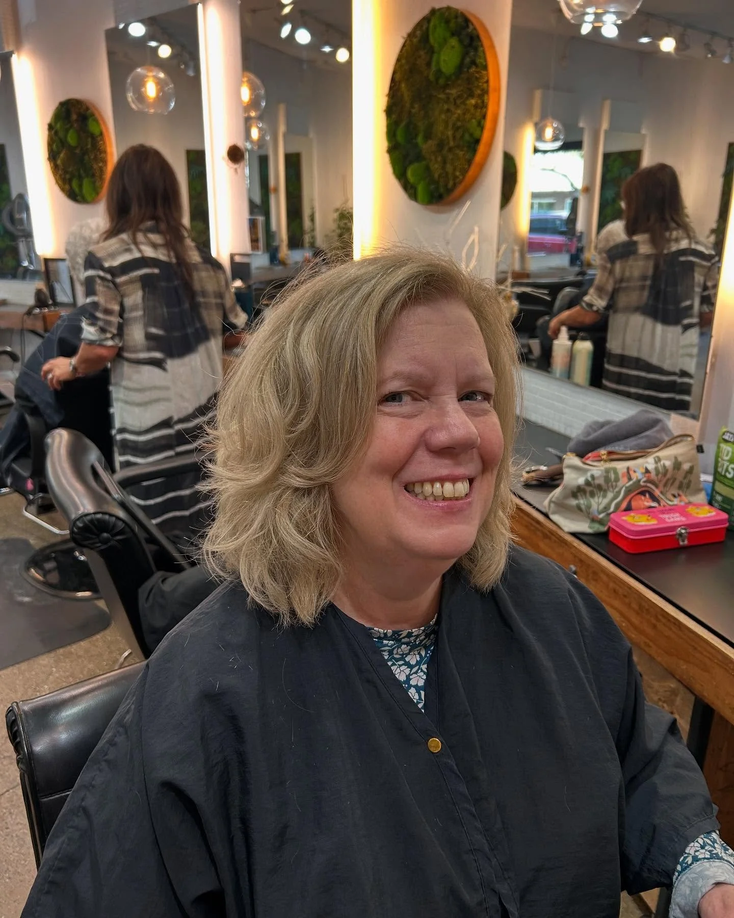 Soft and wavy

@ltacos added some layers to make this a no fuss easy to maintain haircut. Just scrunch and go!