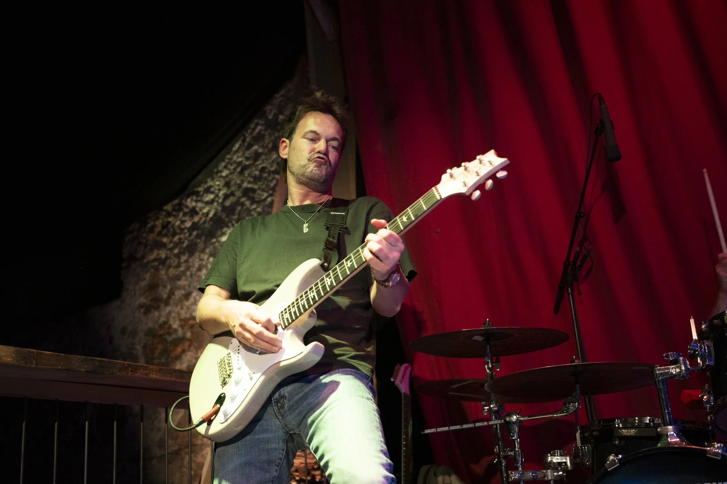 2025-10-31_Groove-Club_Danny-Bryant-2712.jpg
