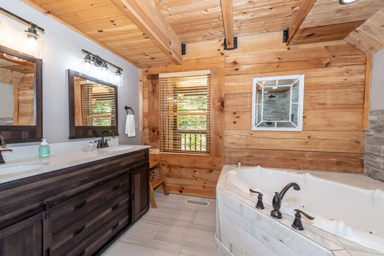 Master Bath 2.jpg