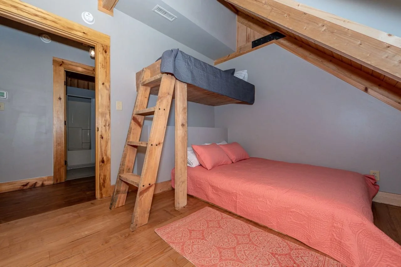 Upstairs bunk.jpg