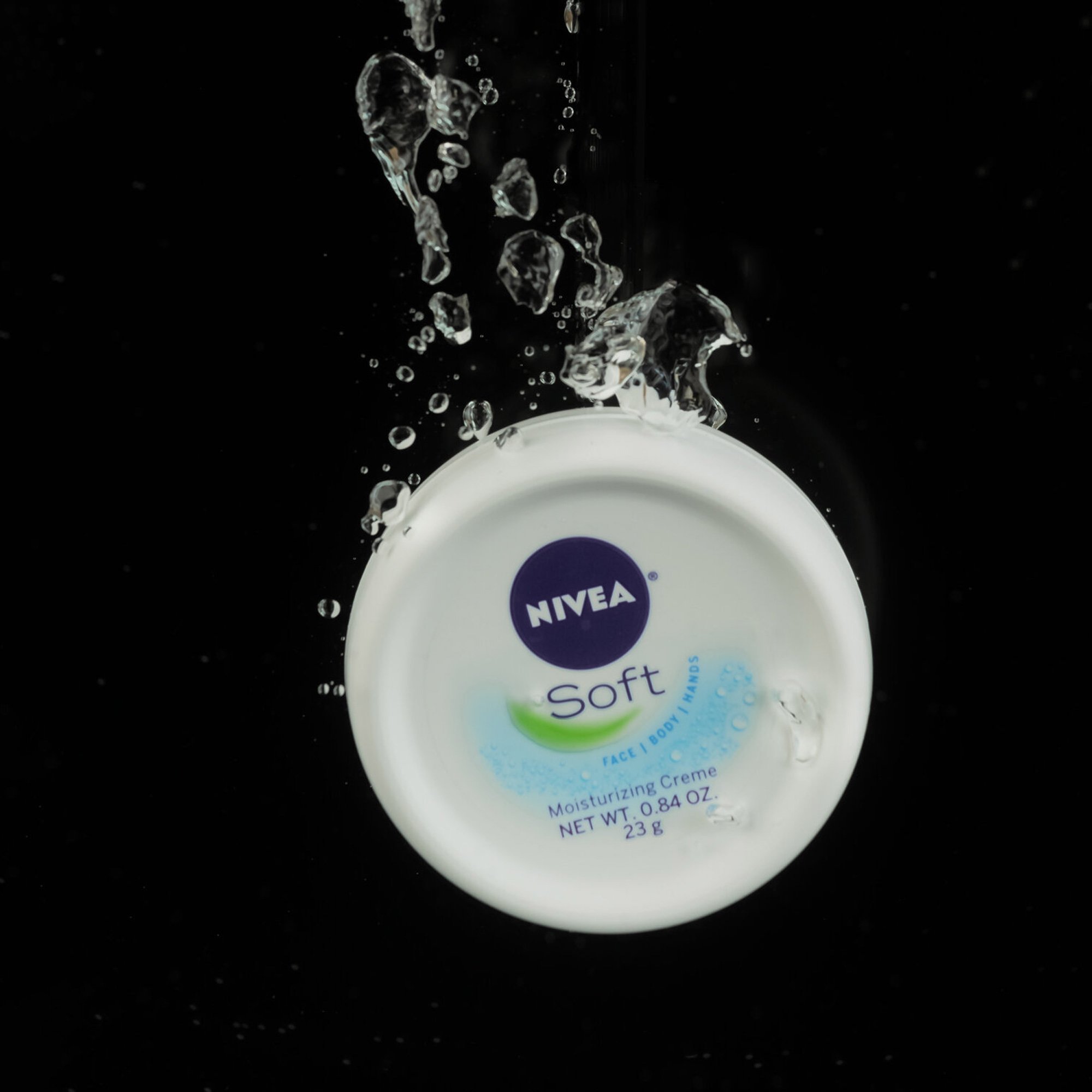 Splash photography for product photography is a good way to show off moisturizer lotion 