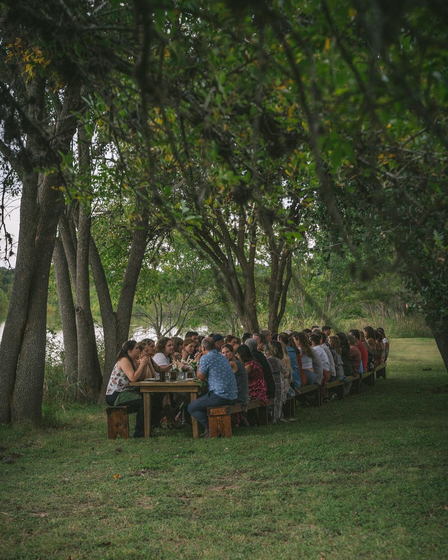 We are still reveling in the many beautiful moments from our Supper Texas ✨✨✨ At the Pedernales River Nature Park, just outside of Austin, our guests enjoyed a refreshing  @brothersbondbourbon basil Collins and small bites by Chef @mcarterfood, befor