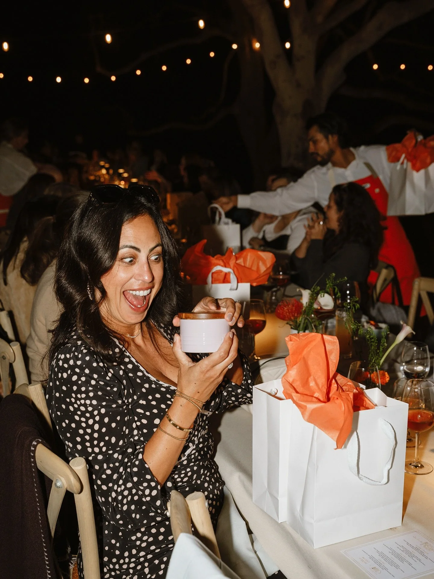 Find yourself someone who looks at you like we all look at @lecreuset 💕 
Our finale Supper with @chefadrianvillarreal in San Diego was a sweet ending to this year’s La Carte by Le Creuset Series, where we shared a few of our favorite pieces i