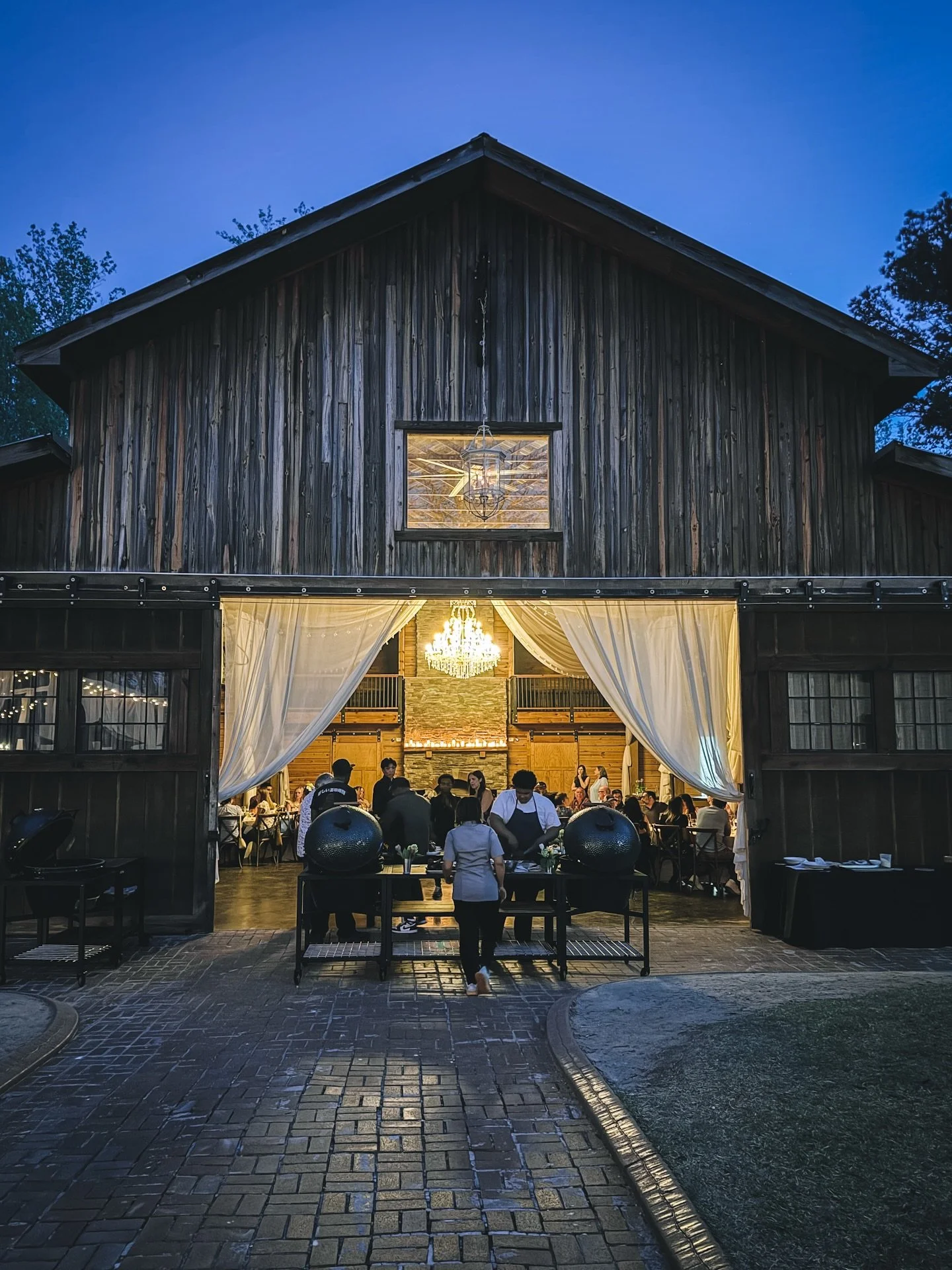 Gosh we love a good barn. Gorgeous @thewheelerhouse in historic Ball Ground, Georgia was showing off during our Atlanta Supper, with rainbows playing across the table in the afternoon sun, and candles glowing on the hearth once the sky glowed evening