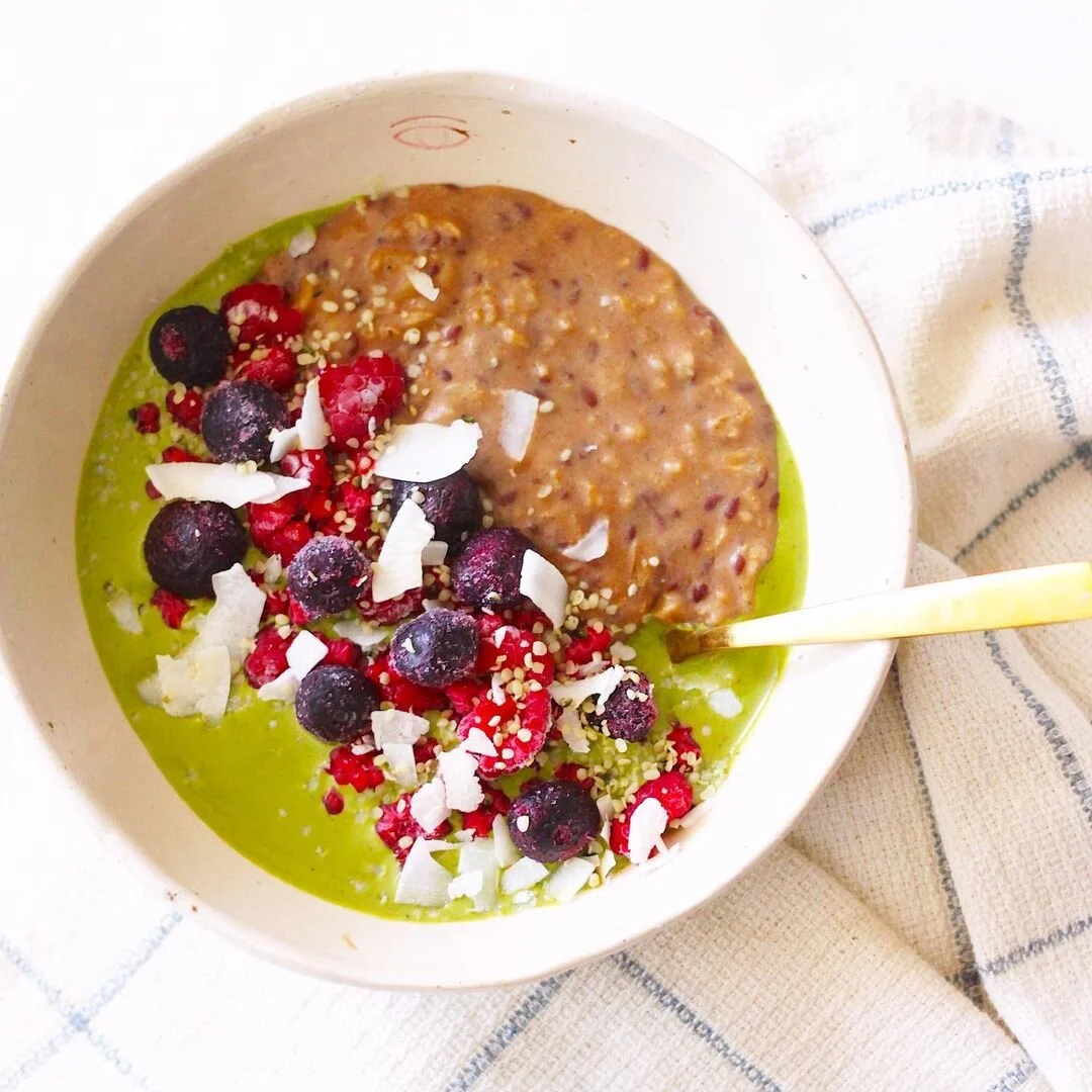 SIMPLE CREAMY OATMEAL WITH Matcha Almond Butter