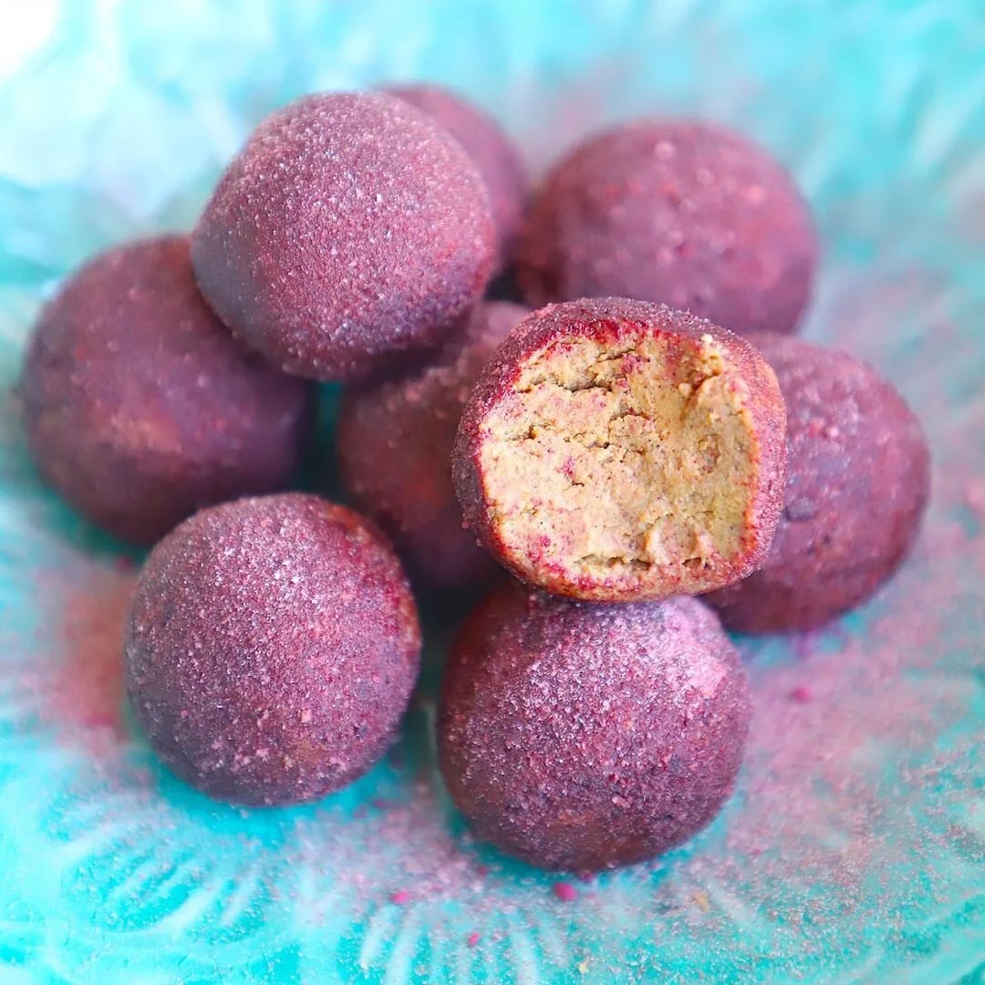 PINK SUPERFOOD PROTEIN BALLS