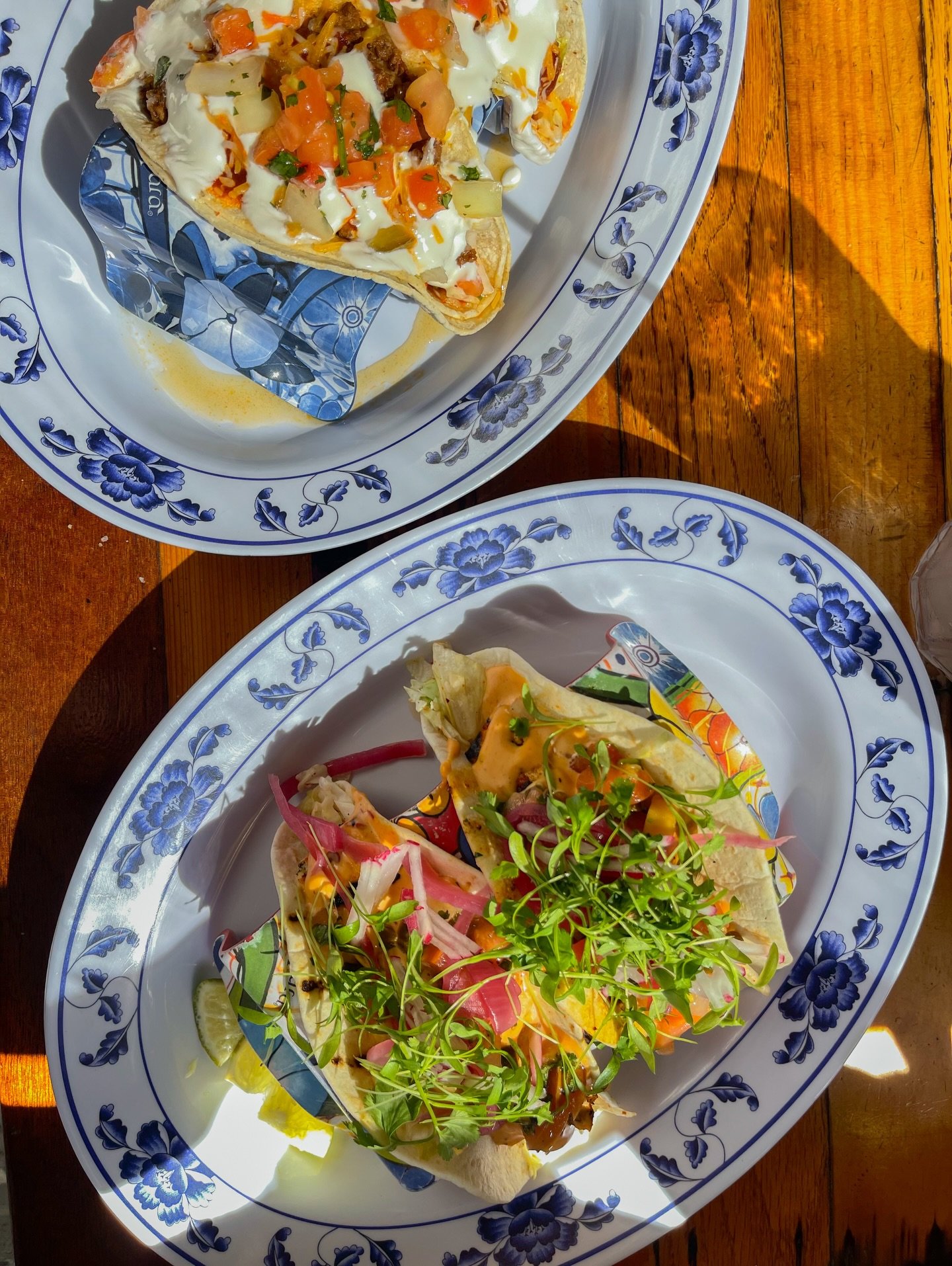 I&rsquo;m a lover of&hellip;
Salt on my skin. Waking up near the water. Car rides with reggeaton from the early 2000&rsquo;s. Vegan snack stops. Hermanica&rsquo;s company, constant &ldquo;Where should we eat?&rdquo; Long beach days. Moving my body. L