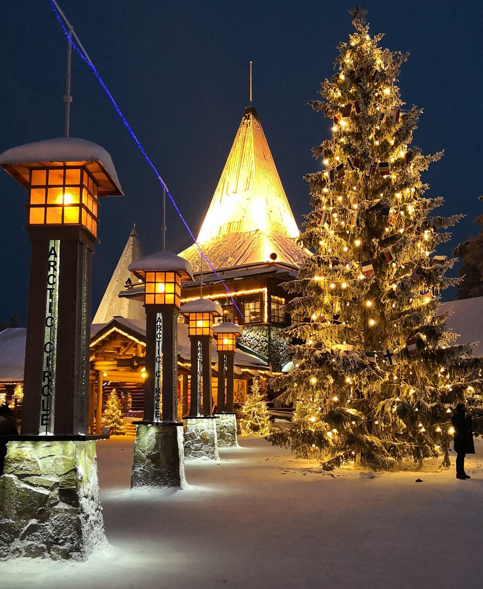 arctic-circle-line-in-santa-claus-village-in-rovaniemi-in-lapland-little-people-big-adventures.png
