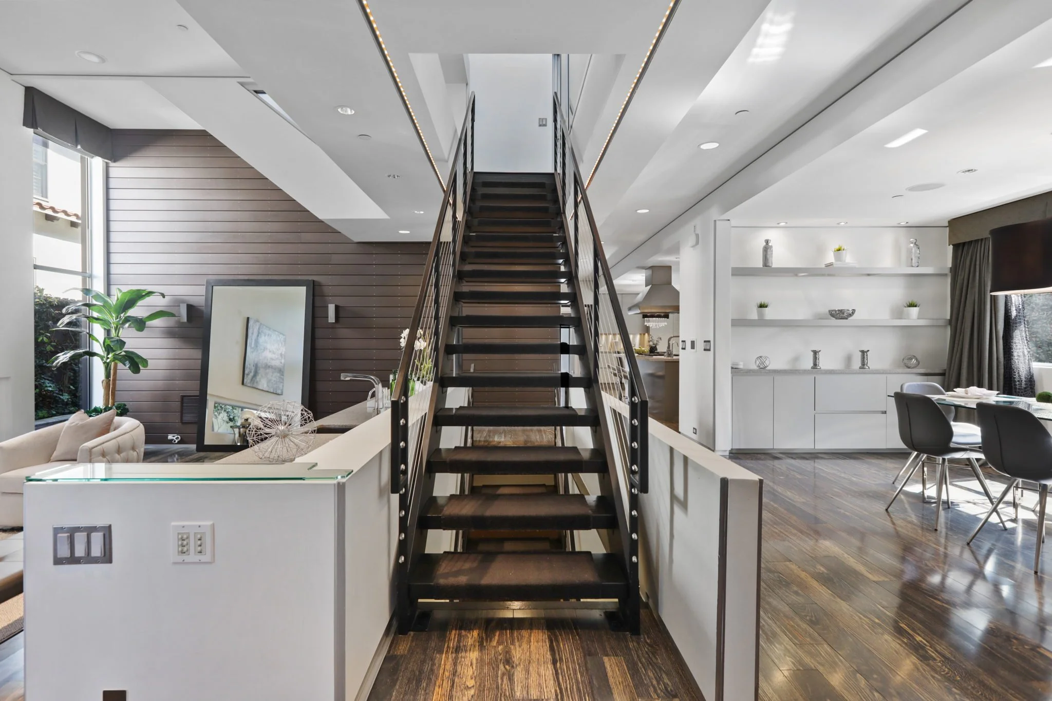 216 S. CANON DRIVE, BEVERLY HILLS, $5,995,000, 7 BEDS, 7 BATHS 6,600 SQFT