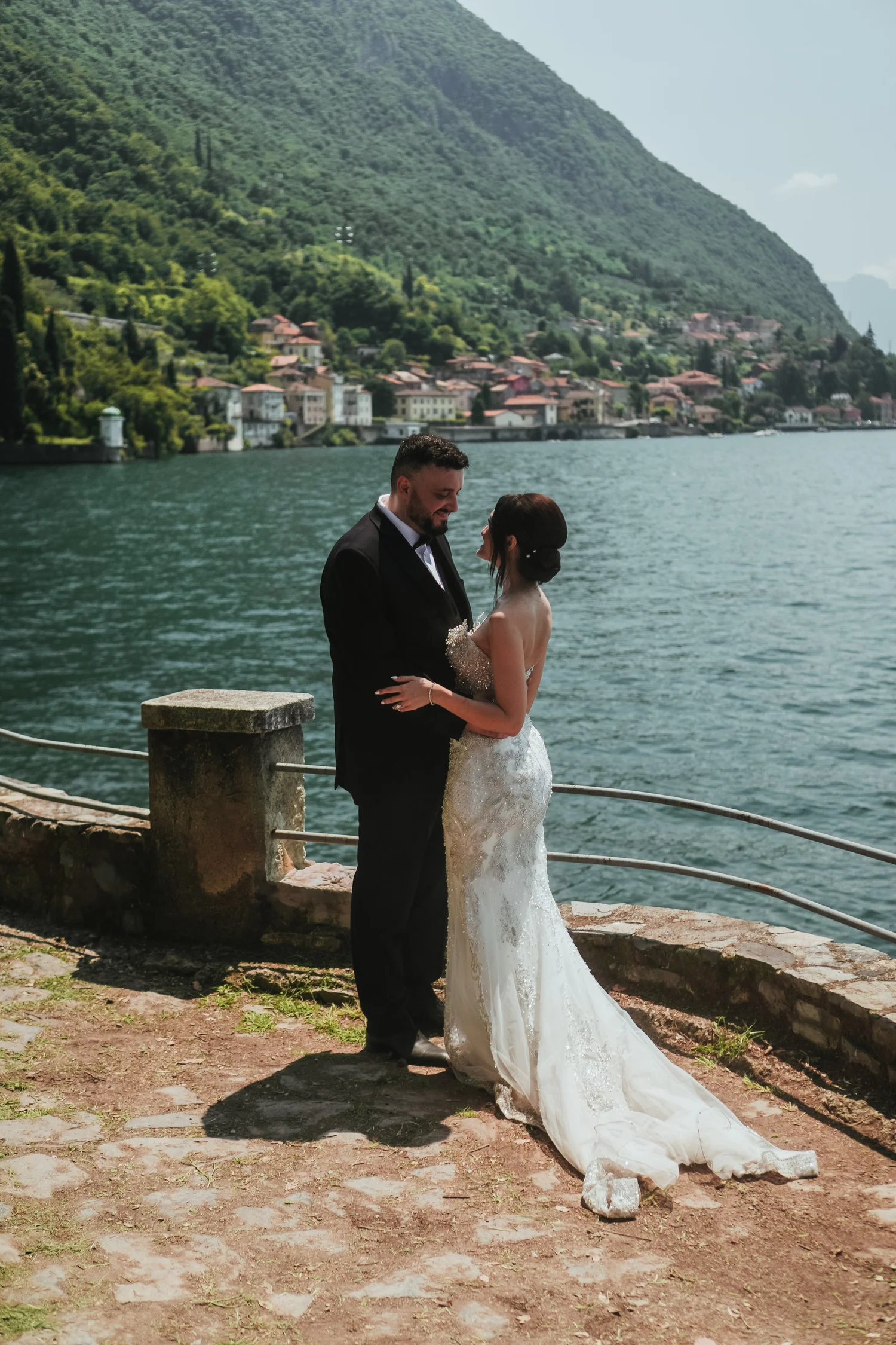 Newlyweds beside Lake Como