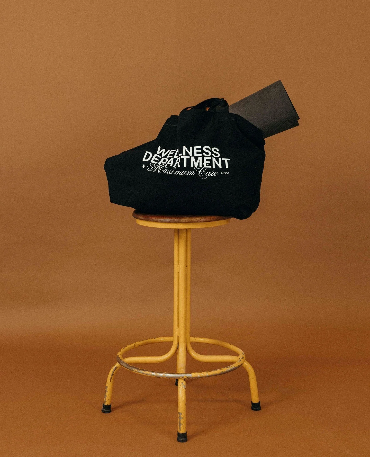 Wellness Dept videos are free. Wellness Department merch is not. 🫠⁠
Carry all your bits-and-bobs to yoga, the beach, the farmers market with our super large totes on modebodega.com