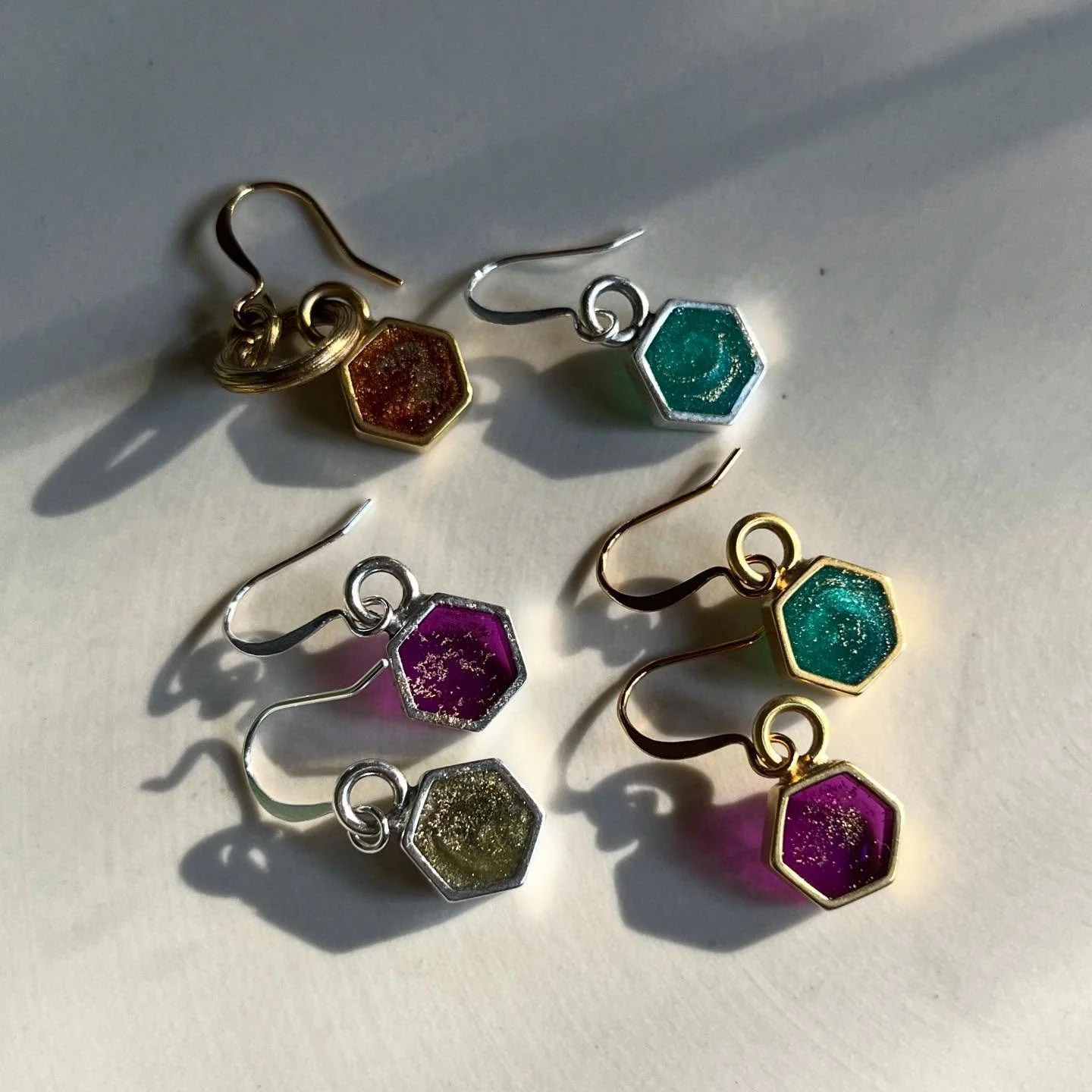 Hexcellent dude! 😉
Packing these up for Open Studios this weekend. Stop by for first dibs before we put on the website. 
Oct 4-5 from 11am-5pm at Rhia’s art studio.
31 Gardner Ave, Watsonville
#hexagon #hexagonjewelry