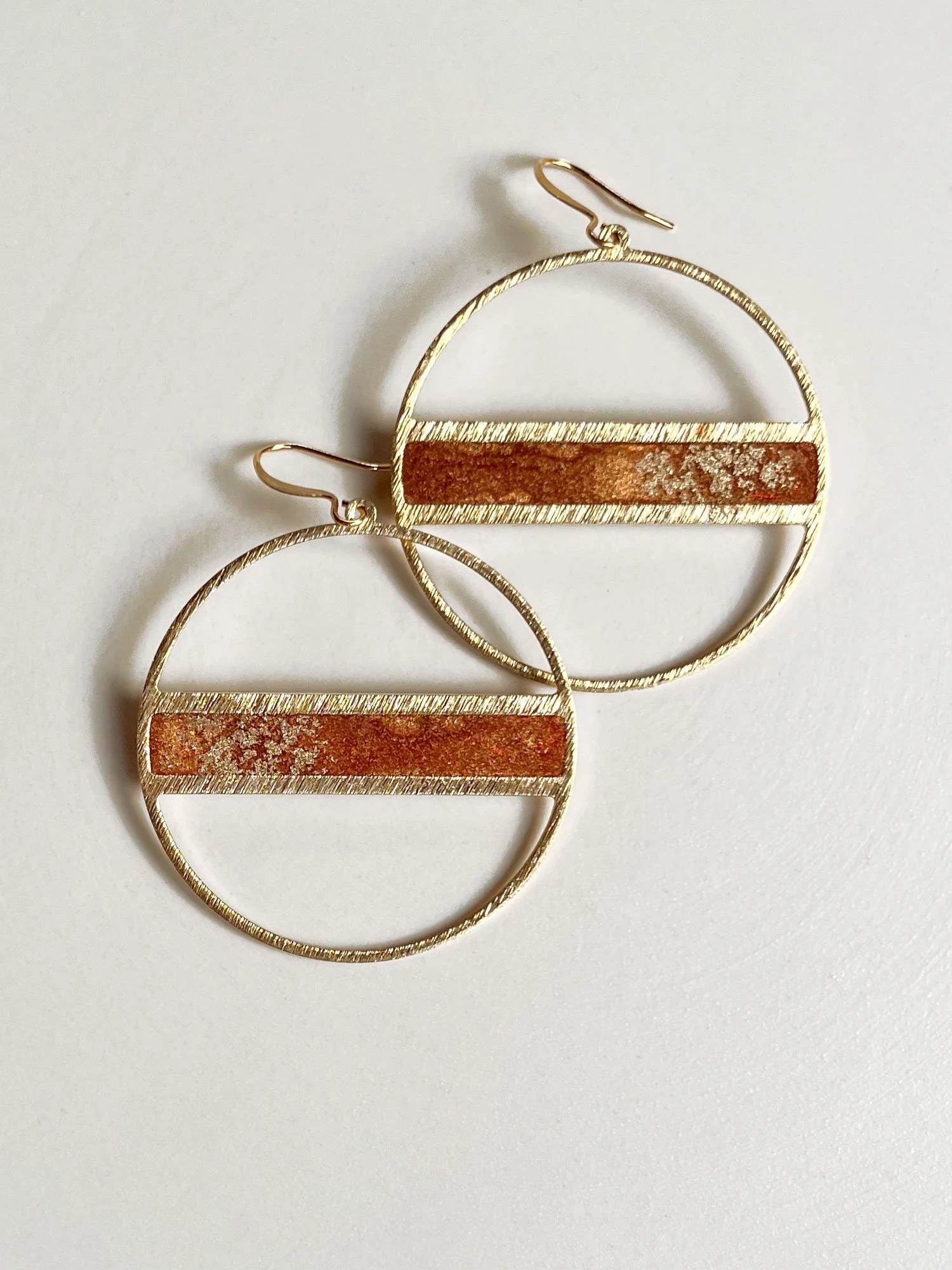 Satellite Hoops brass and resin earrings in chestnut