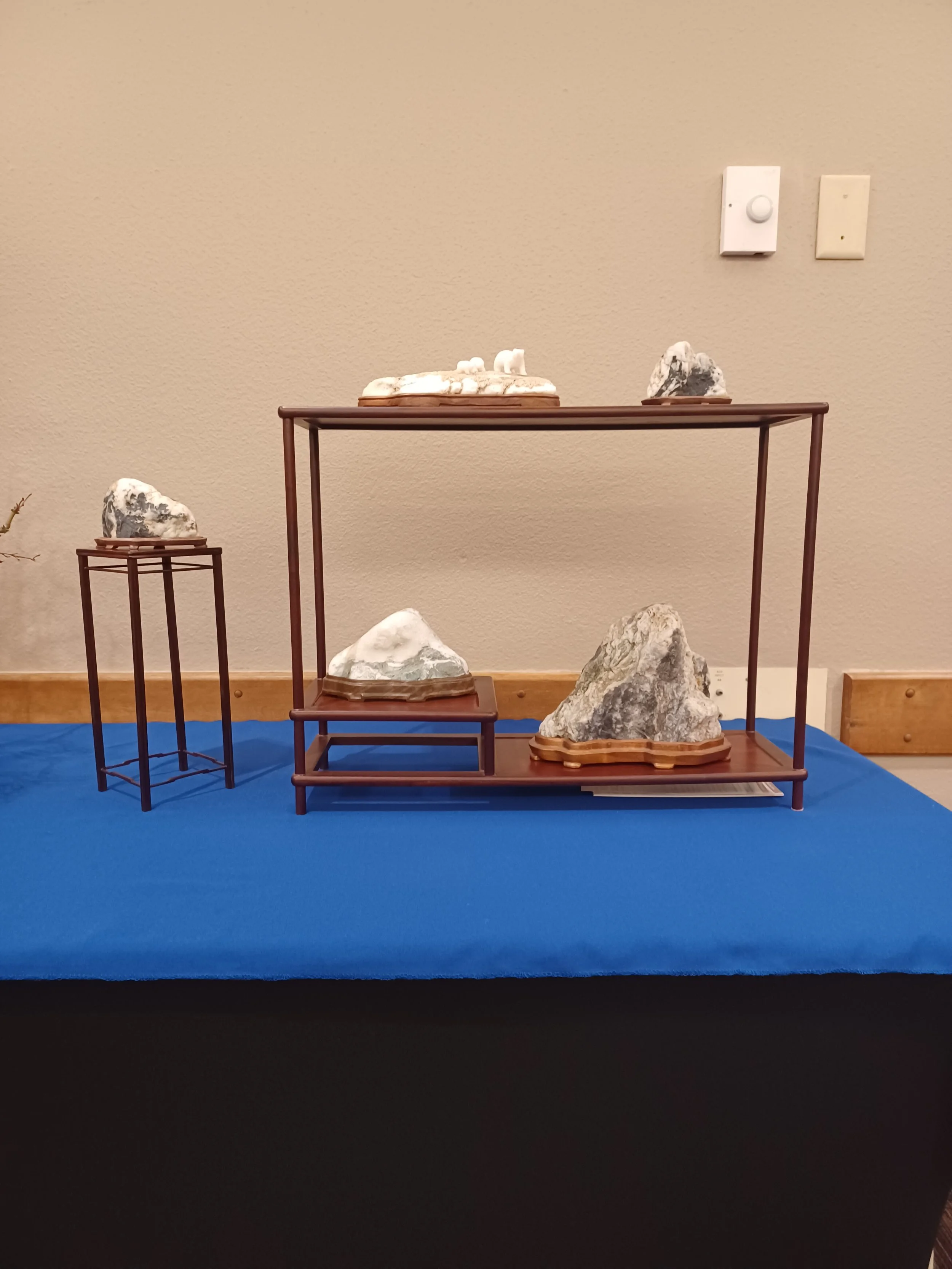 Edd Keuhn Suiseki display