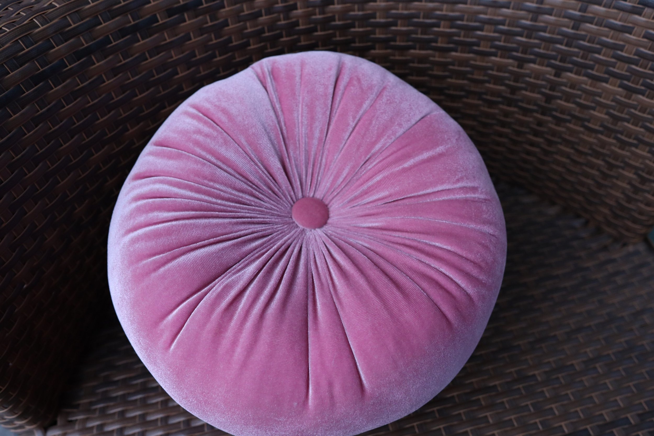 Round Velvet Cushion Ashy purple — PHIONAH