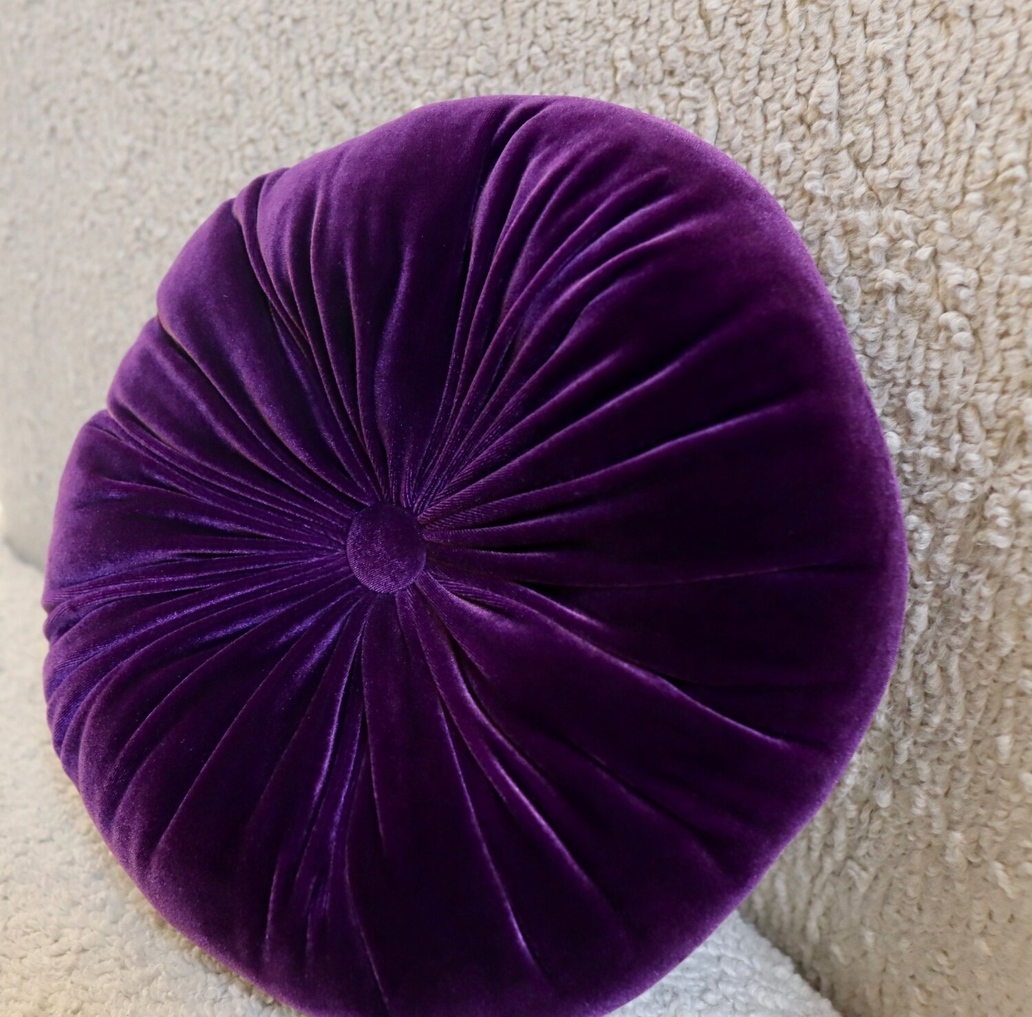 Round Velvet Cushion Ashy purple — PHIONAH