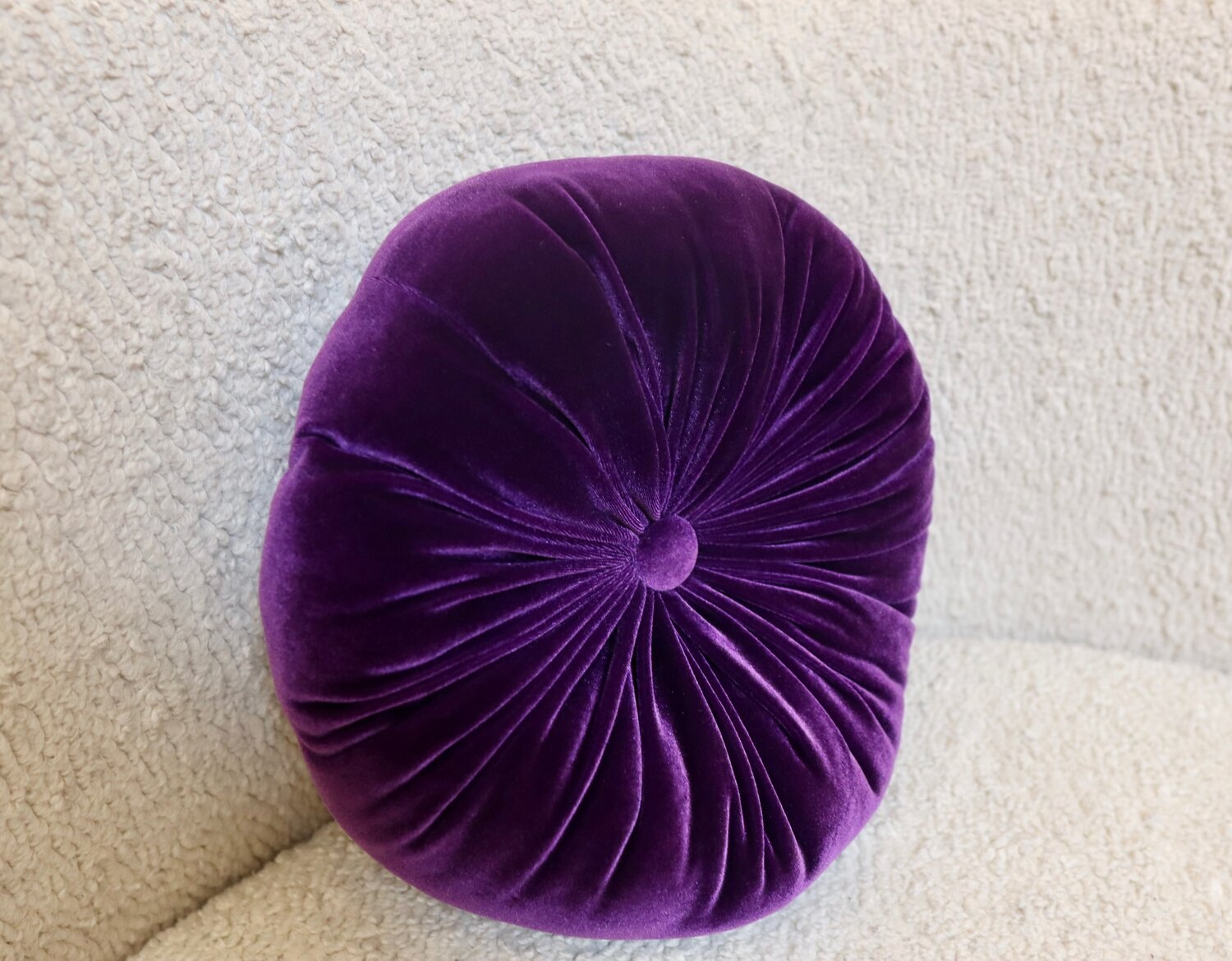 Round Velvet Cushion Ashy purple — PHIONAH