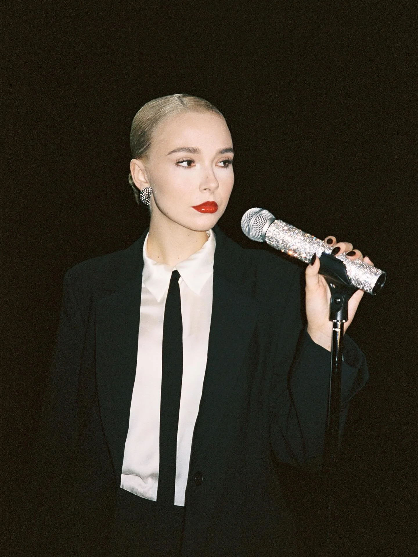 Lydia Night Presents: Chameleon🦎