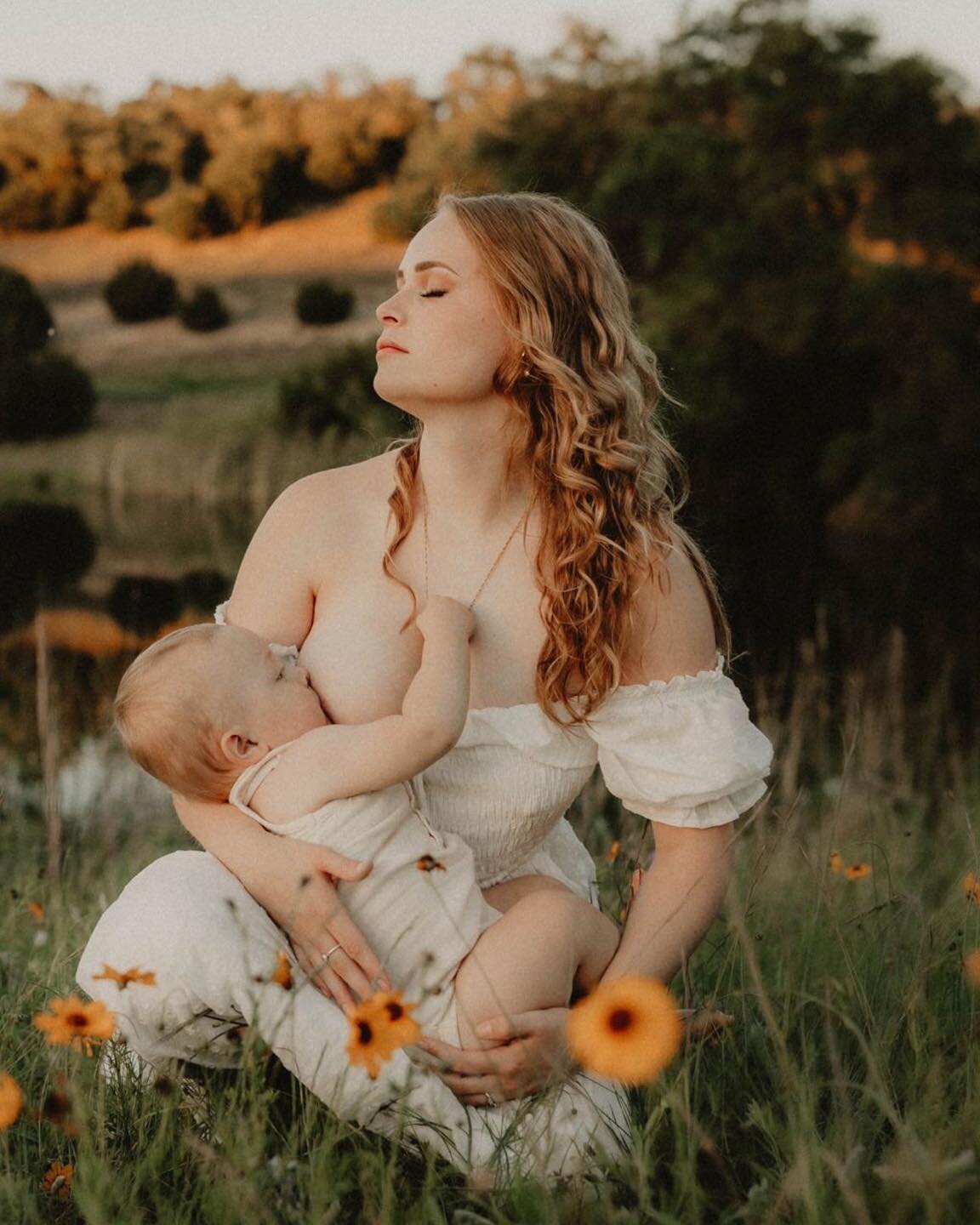 I&rsquo;m slow on Instagram, that&rsquo;s why I never shared these from the summer breastfeeding photo shoot. 

#austinmaternityphotographer #austinnewbornphotographer #austinminisessions #Austinfamilyphotographer #FallMiniSessions #austinphotographe