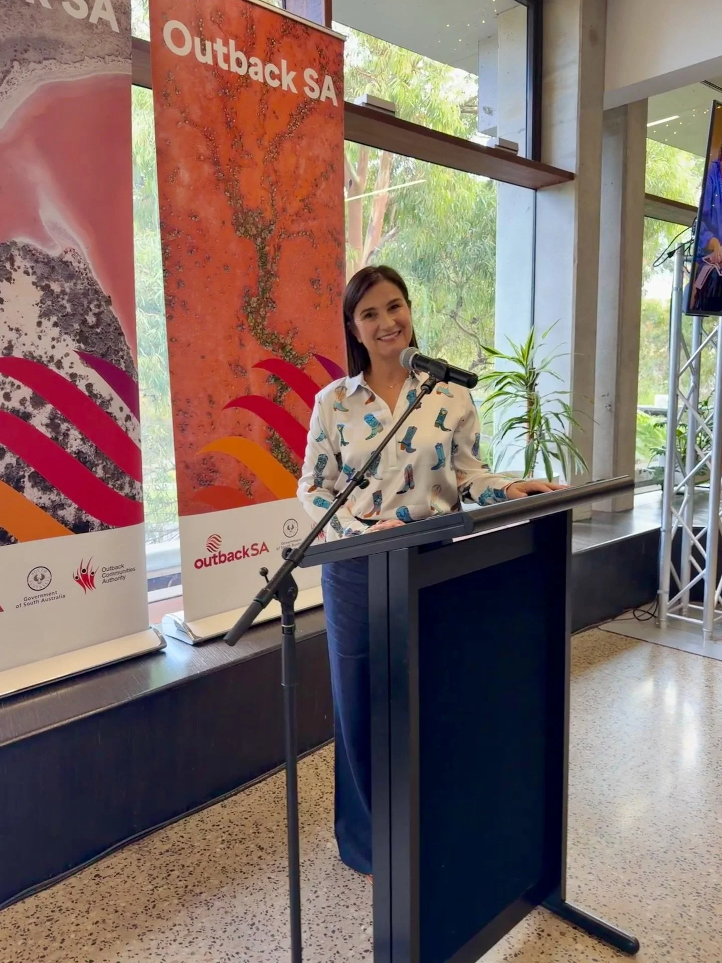 Did you know?
👉if Outback South Australia was a country it would be bigger than France and the most sparsely populated country on earth.
👉the Outback Communities Authority represents only 4000+ people covering 63% of the state. 
👉Aboriginal people