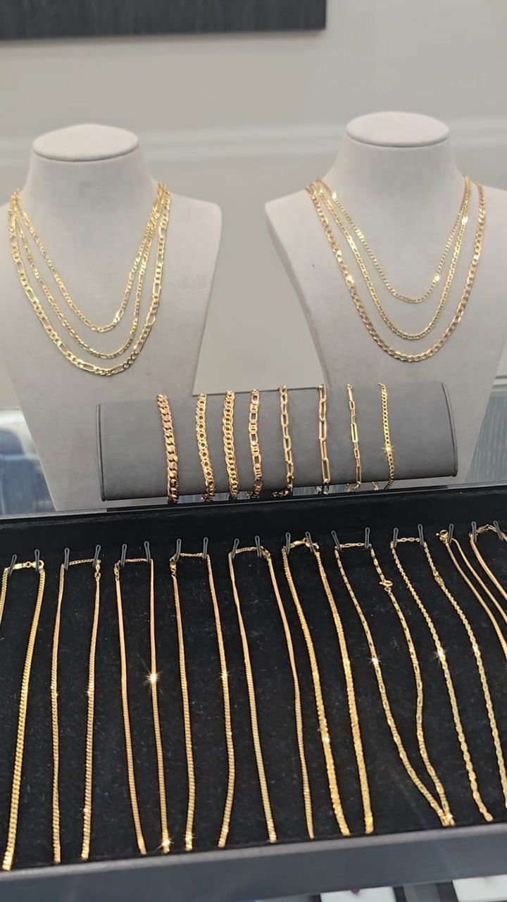 ✨ Golden Essentials for Every Style ✨
From bold to refined, explore our curated collection of 9K and 18K Yellow Gold Chains and Matching Bracelets — a seamless blend of everyday luxury and timeless edge. Whether you love a chunky statement link