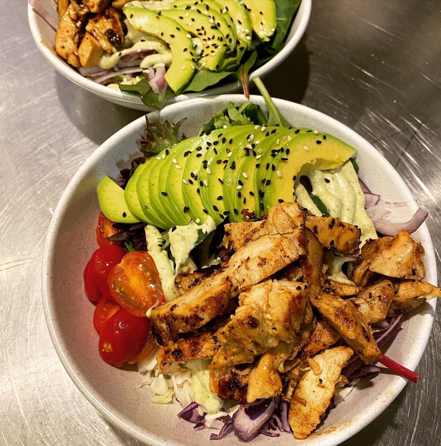 Nothing taste as good as our healthy bowl. Call to order now! #heathyfood #saladideas #freshfood #takeaway #dinein #ashburtonrestaurant #burger