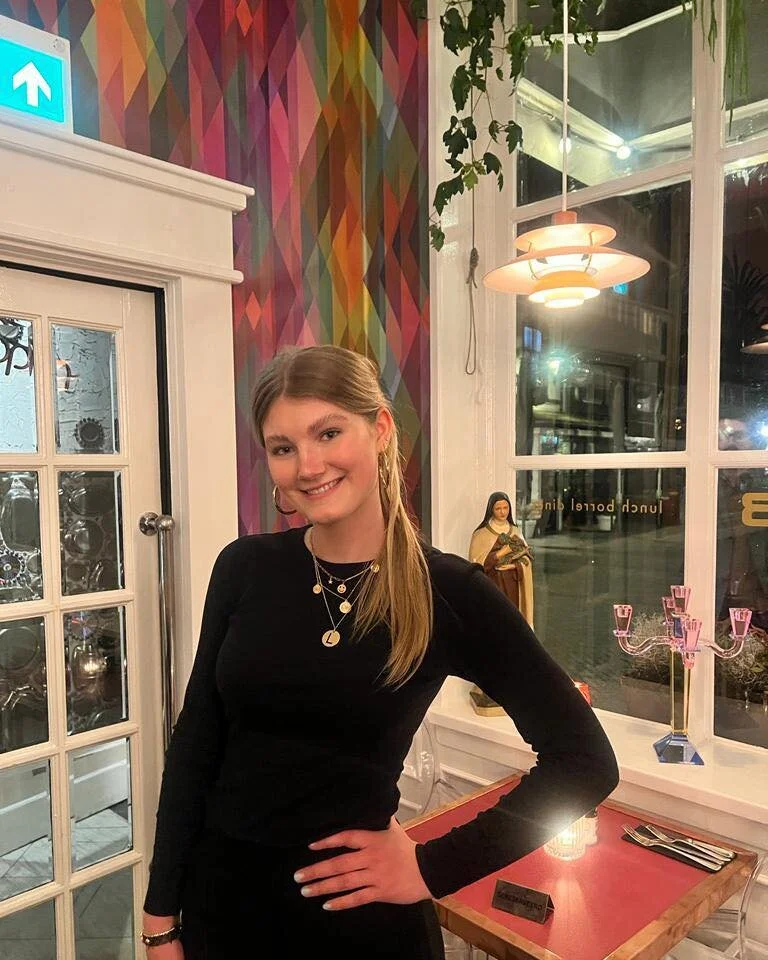 Ons Laura, voor velen een bekend gezicht bij NUL73! Laura had gisteren haar laatste werkdag bij ons. Lieve lieve Laura wij wensen jou heel veel succes in de toekomst, we gaan je missen ❤️ 

#nul73 #shertogenbosch #denboschcentrum #denbosch #instadenb