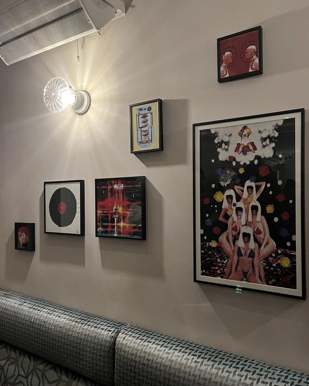 Een klein tijdje terug hadden wij een geweldige expositie van Frank Willems X Nikki Nordmann! Aankomende tijd zullen de kunstwerken nog bij ons te zien zijn, kom je snel een kijkje nemen? 🤩

#nul73 #shertogenbosch #denboschcentrum #denbosch #instade