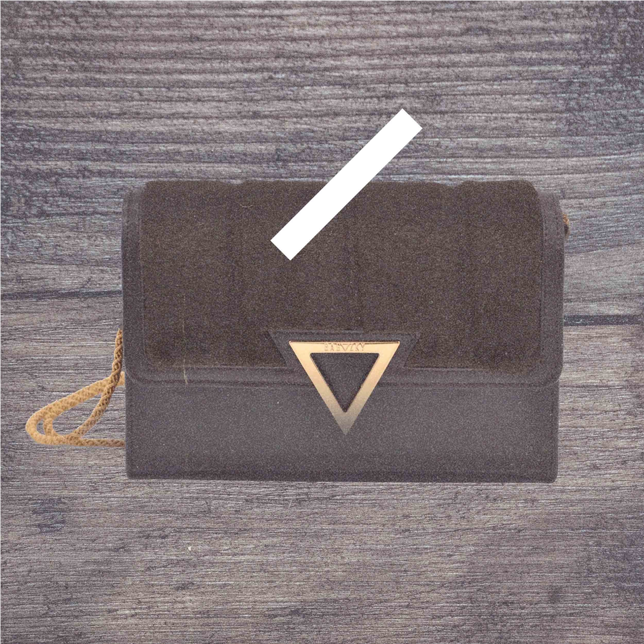 Mood picture of the fur mini bag