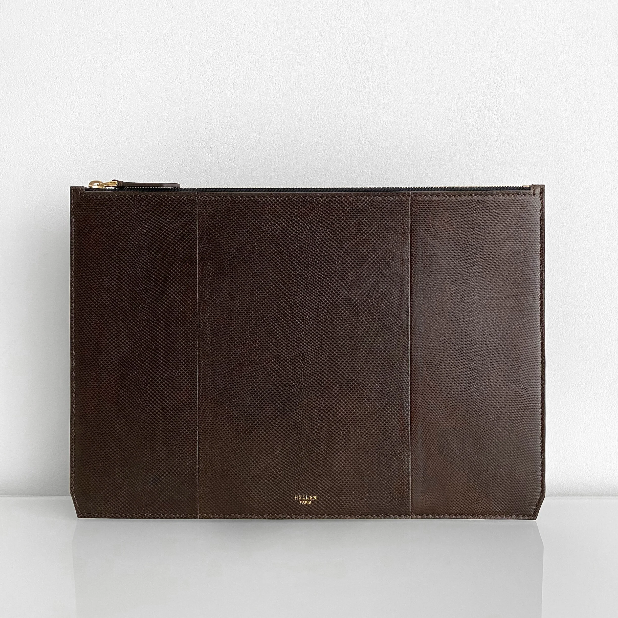 POCKET N°20 en cuir KARUNG avec effet satin délicat